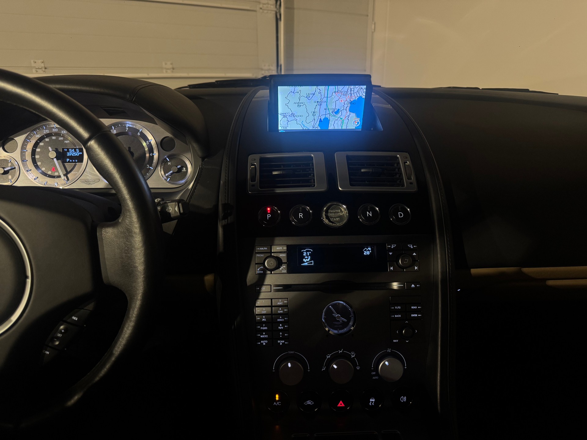 ASTON MARTIN DB9 Touchtronic 2-image-10
