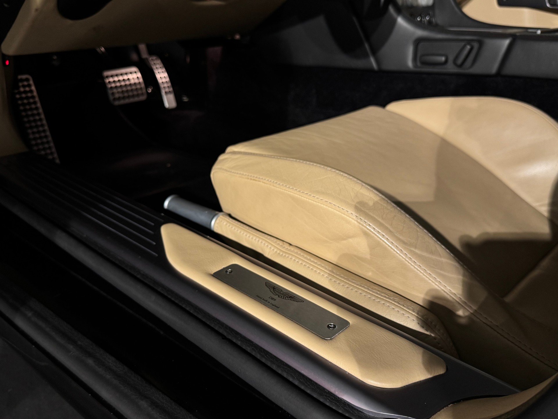 ASTON MARTIN DB9 Touchtronic 2-image-11