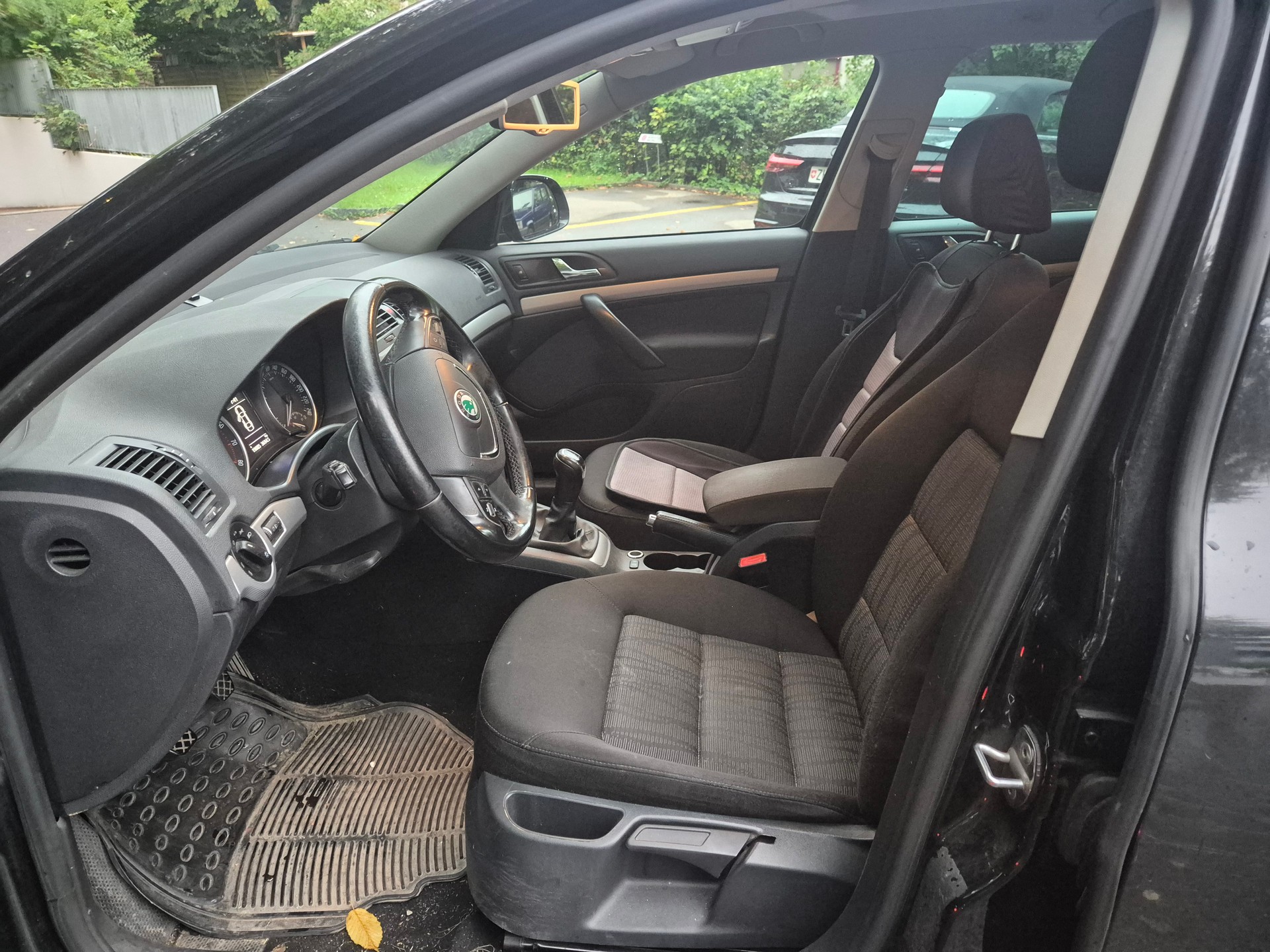 SKODA Octavia Combi 1.8 TSI Elegance 4x4-image-10