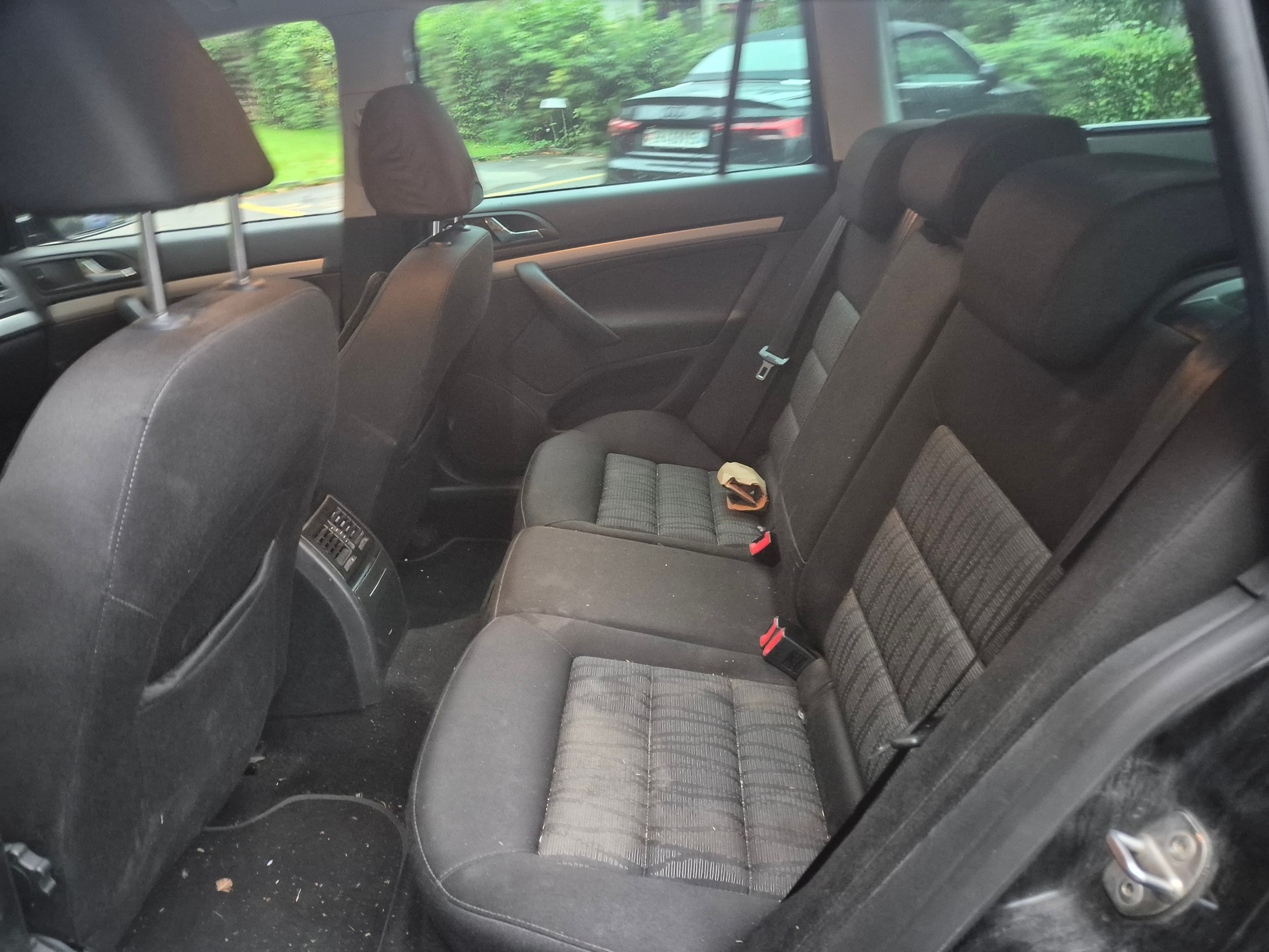 SKODA Octavia Combi 1.8 TSI Elegance 4x4-image-11