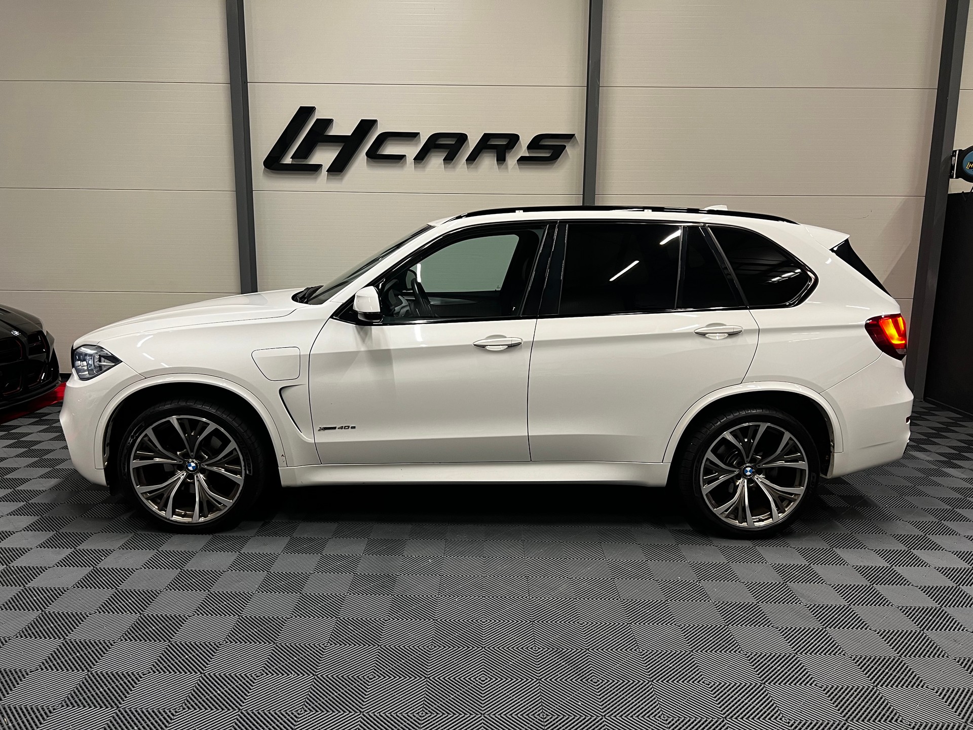 BMW X5 40e xDrive paddles M-Sport-image-1