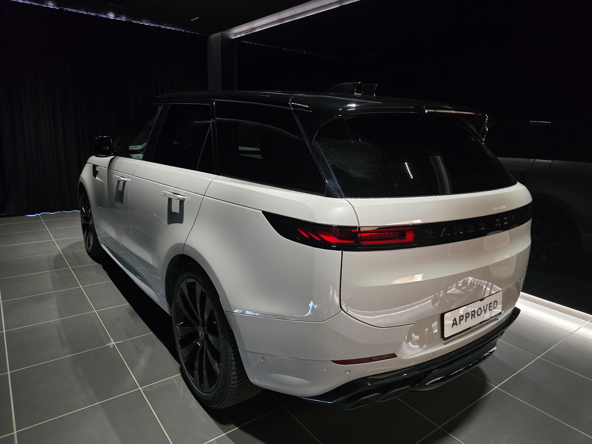 LAND ROVER Range Rover Sport 4.4 V8 Autobiography-showroom-element-1