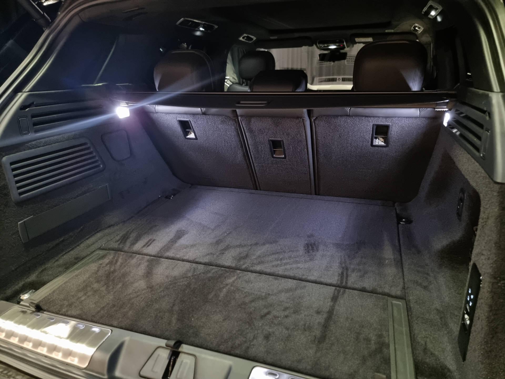 LAND ROVER Range Rover Sport 4.4 V8 Autobiography-showroom-element-2