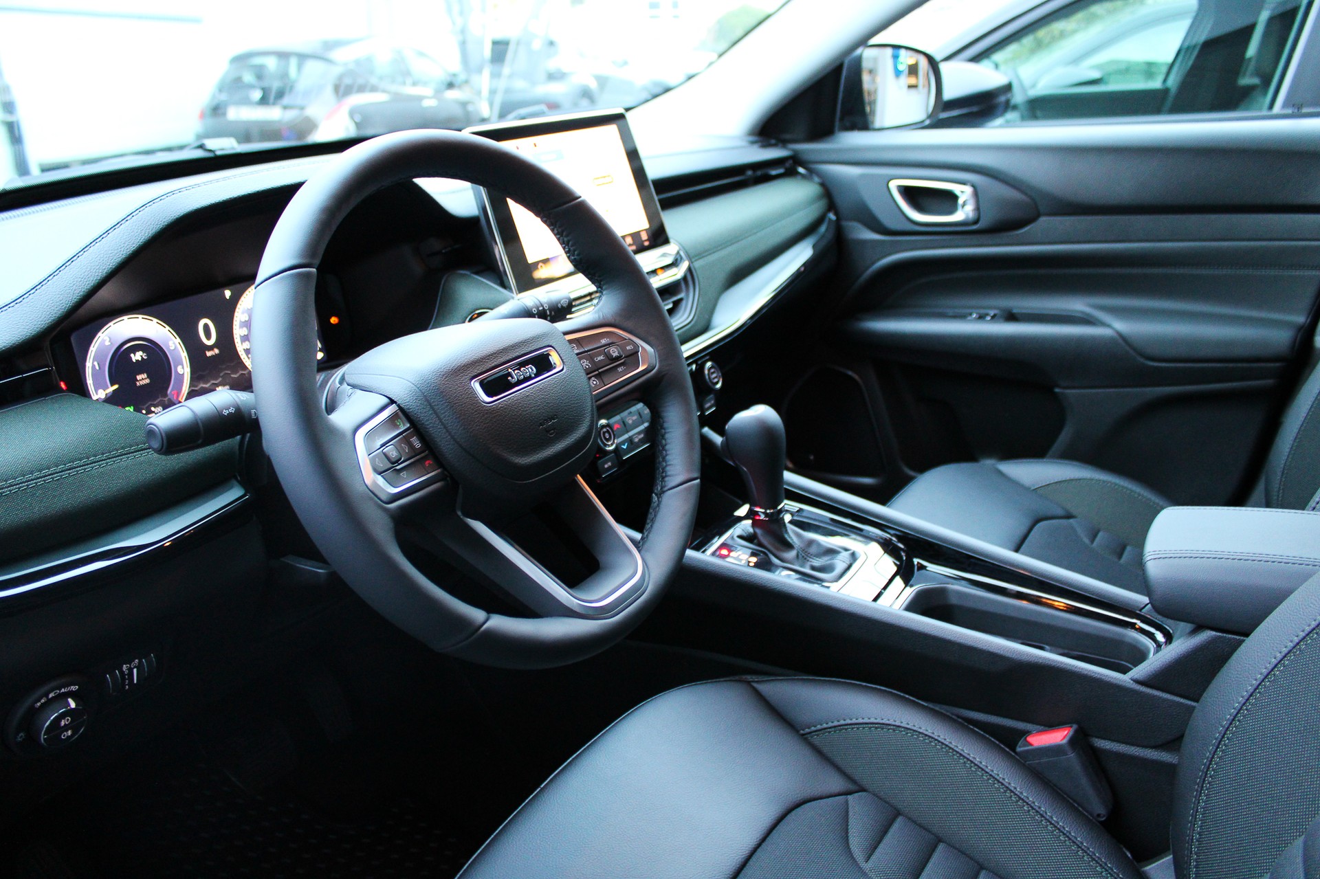JEEP Compass 4x2 1.5 T MHEV North Star-image-6