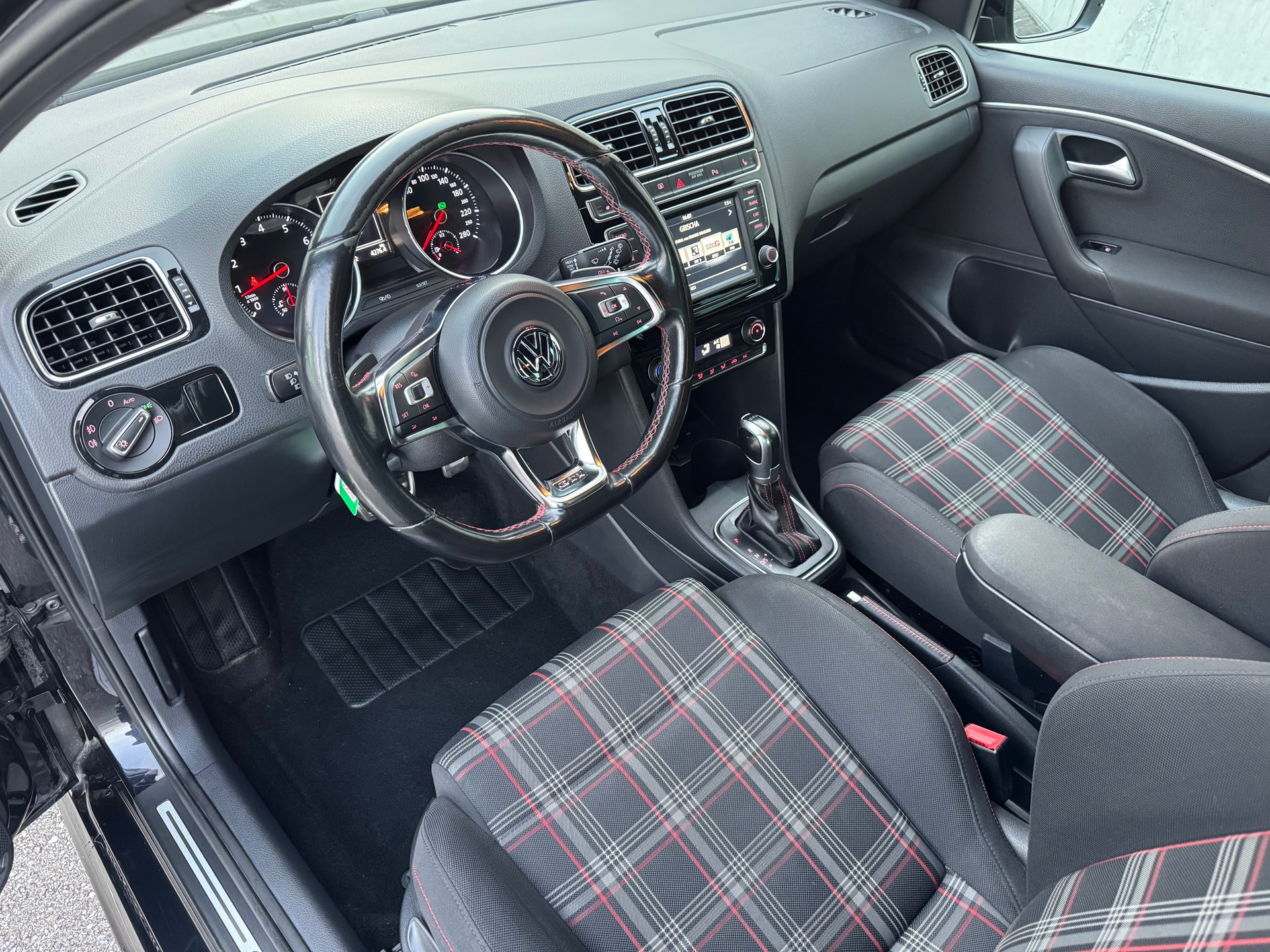 VW Polo 1.8 TSI GTI DSG-image-9