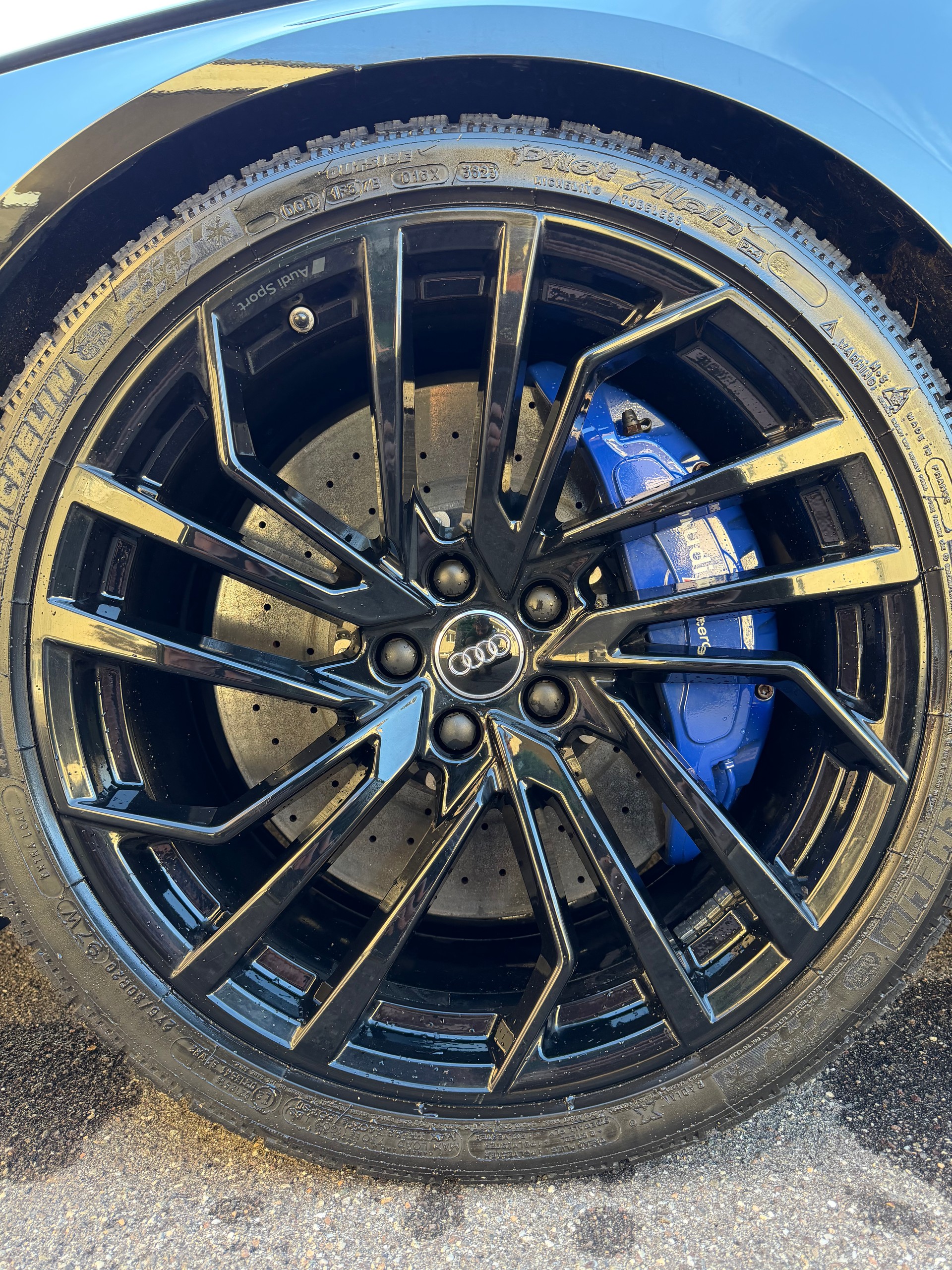 AUDI RS4 Avant quattro tiptronic-image-2