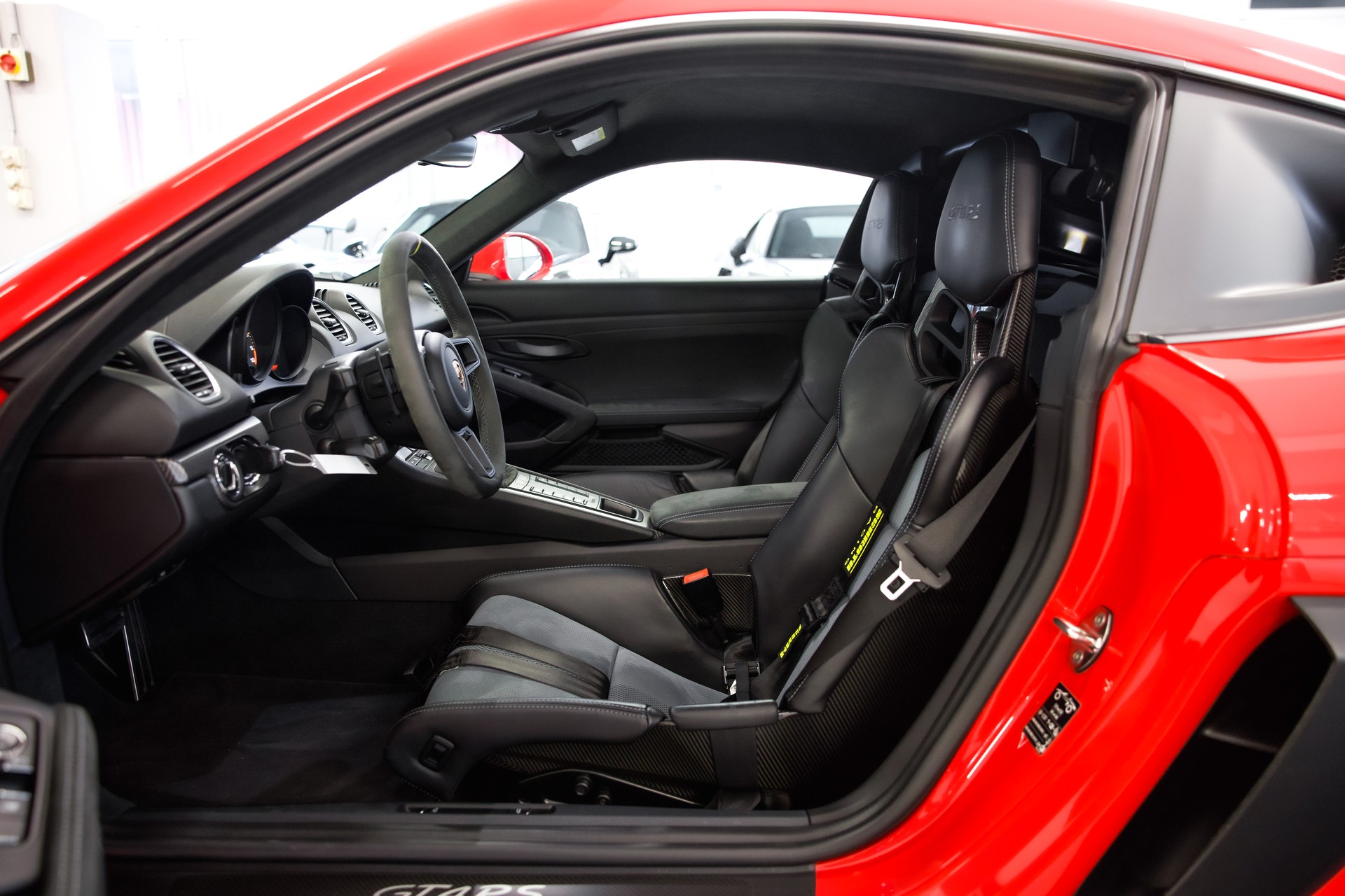 PORSCHE Cayman 718 GT4 RS PDK-image-16