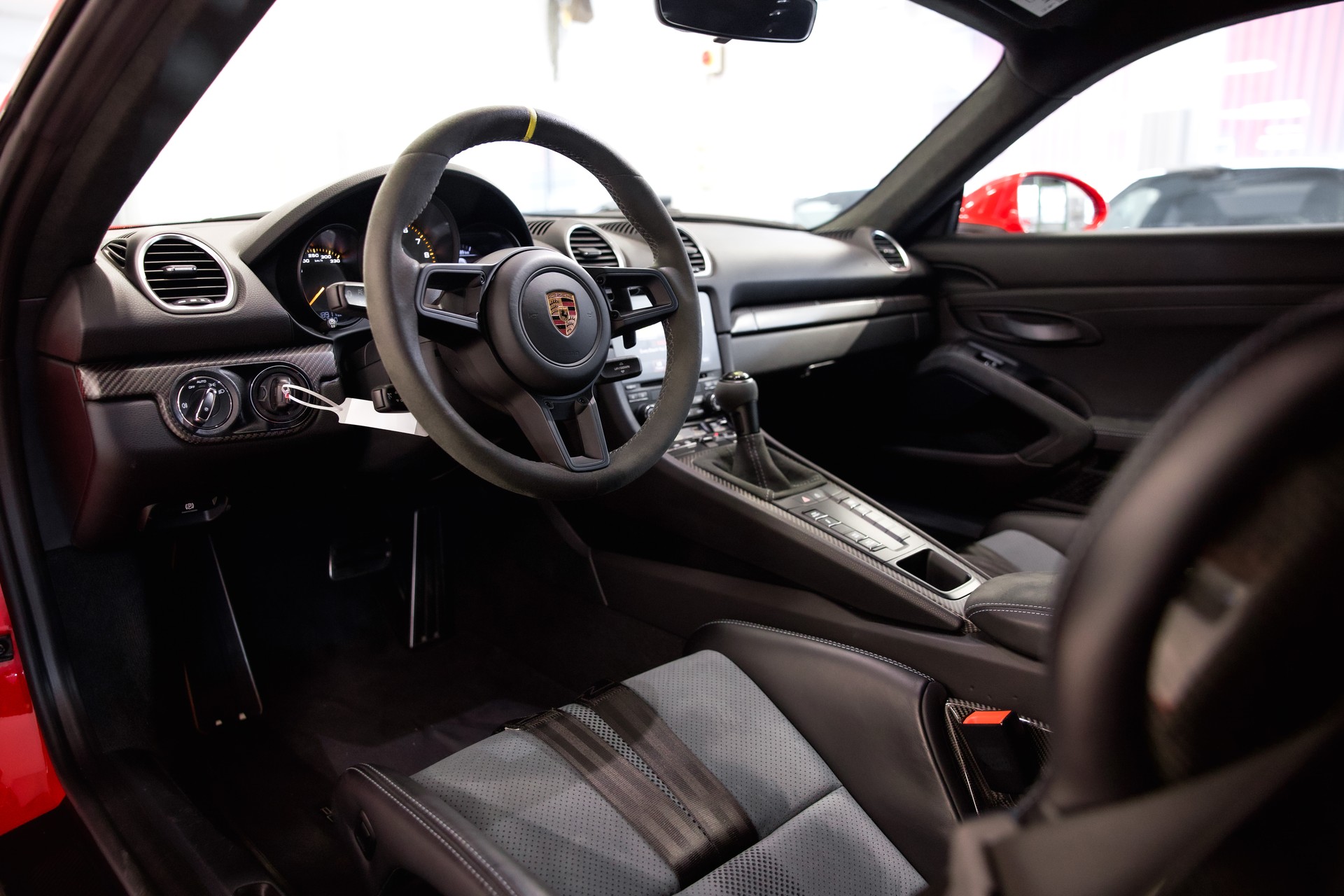 PORSCHE Cayman 718 GT4 RS PDK-image-15