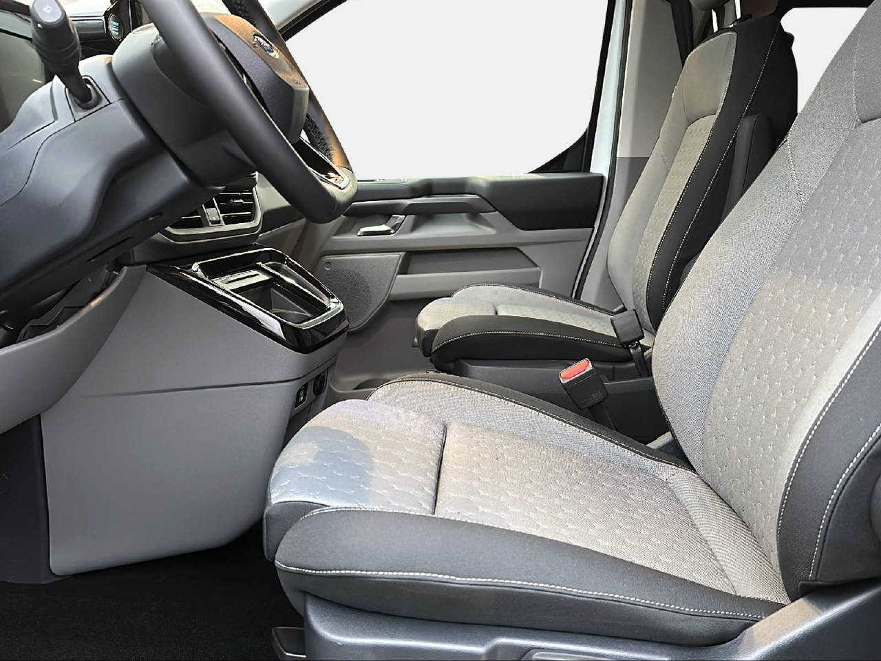 FORD Transit C Nugget 320 L2 2.0 EcoBlue 170 Titanium-image-11