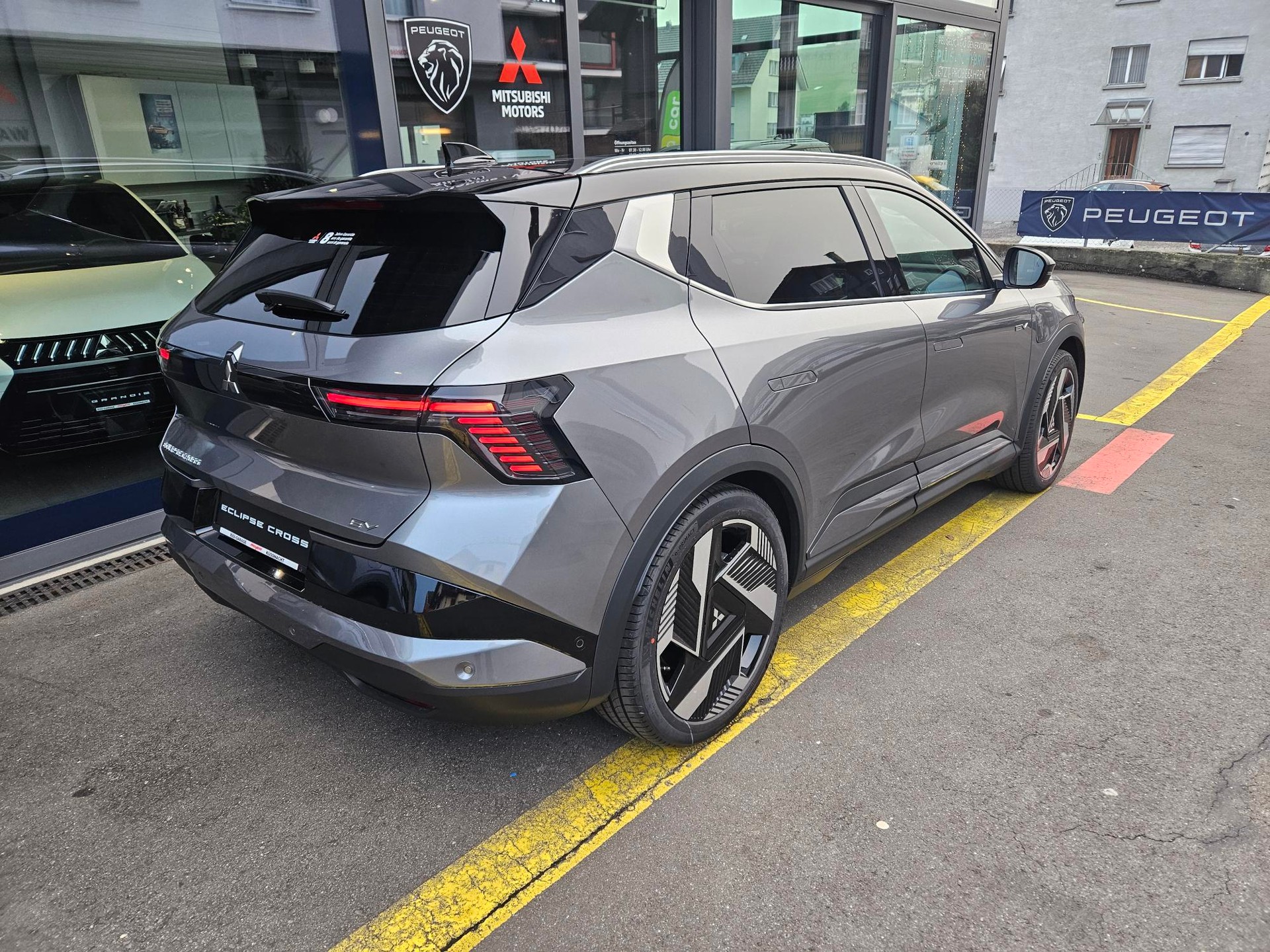 MITSUBISHI Eclipse Cross Instyle-showroom-element-3