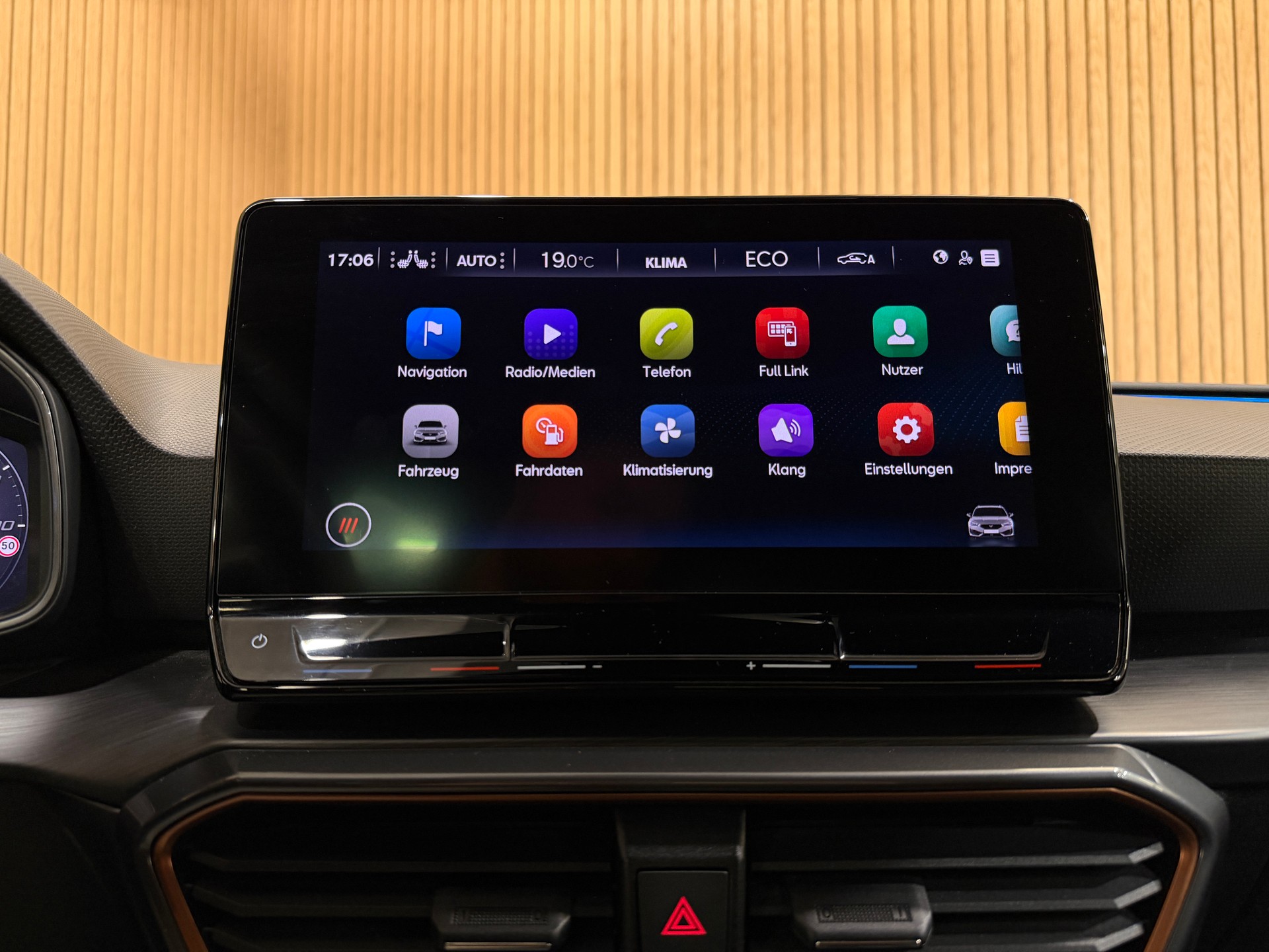 CUPRA LEON ST 1.4 e-HYBRID pHEV DSG-image-9