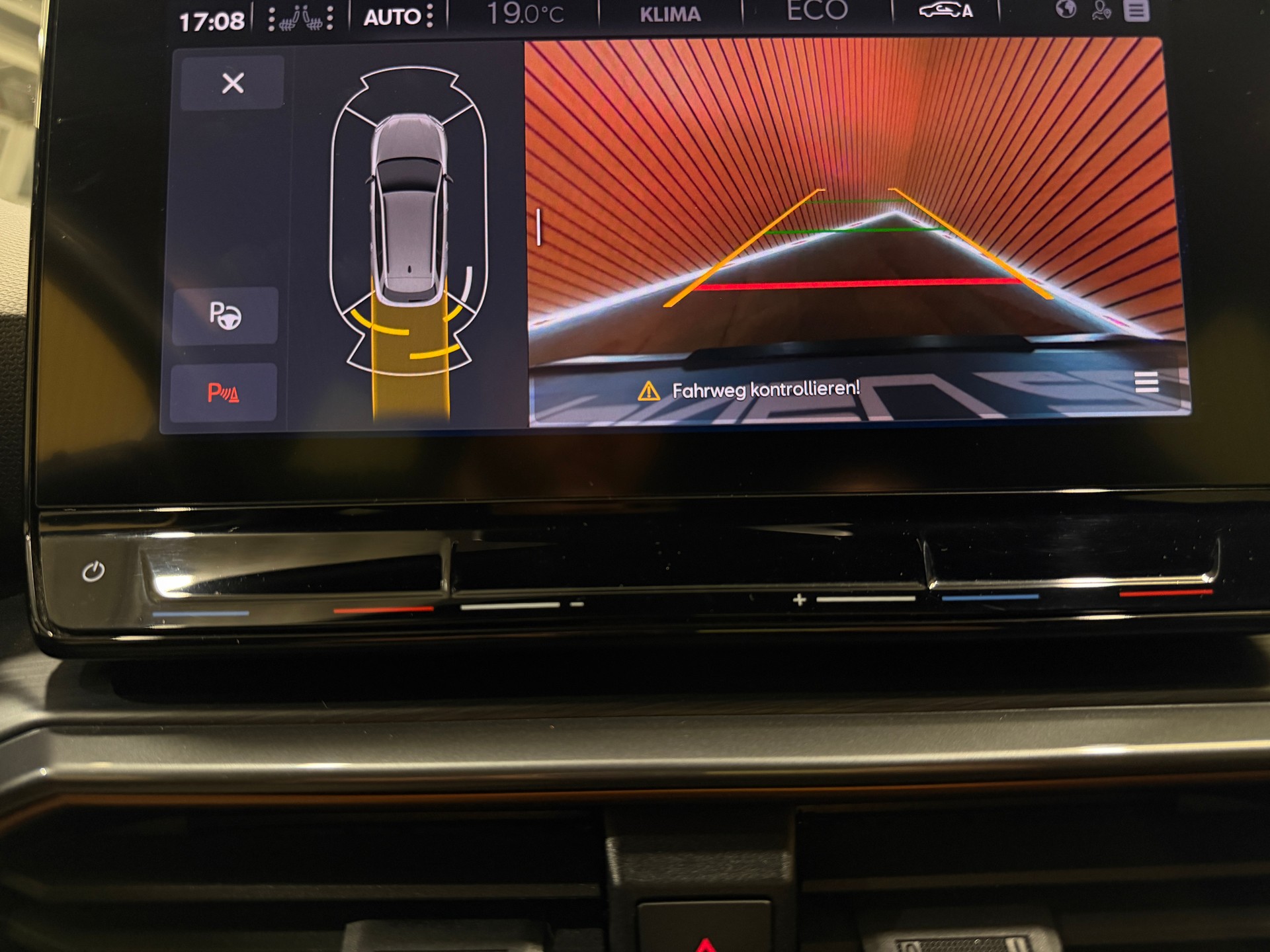 CUPRA LEON ST 1.4 e-HYBRID pHEV DSG-image-15