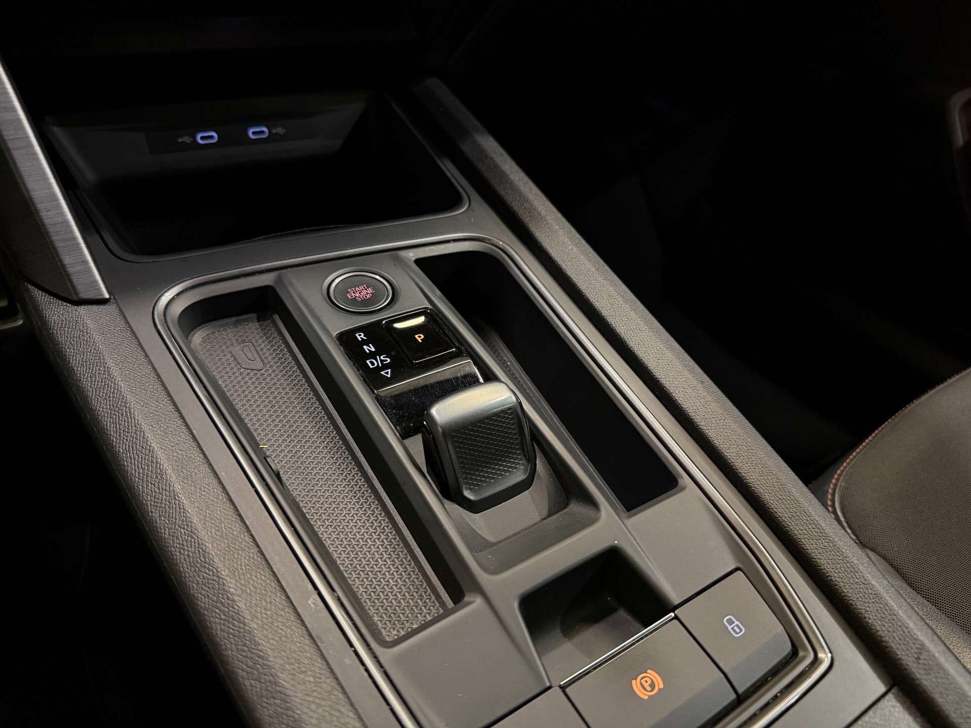 CUPRA LEON ST 1.4 e-HYBRID pHEV DSG-image-8