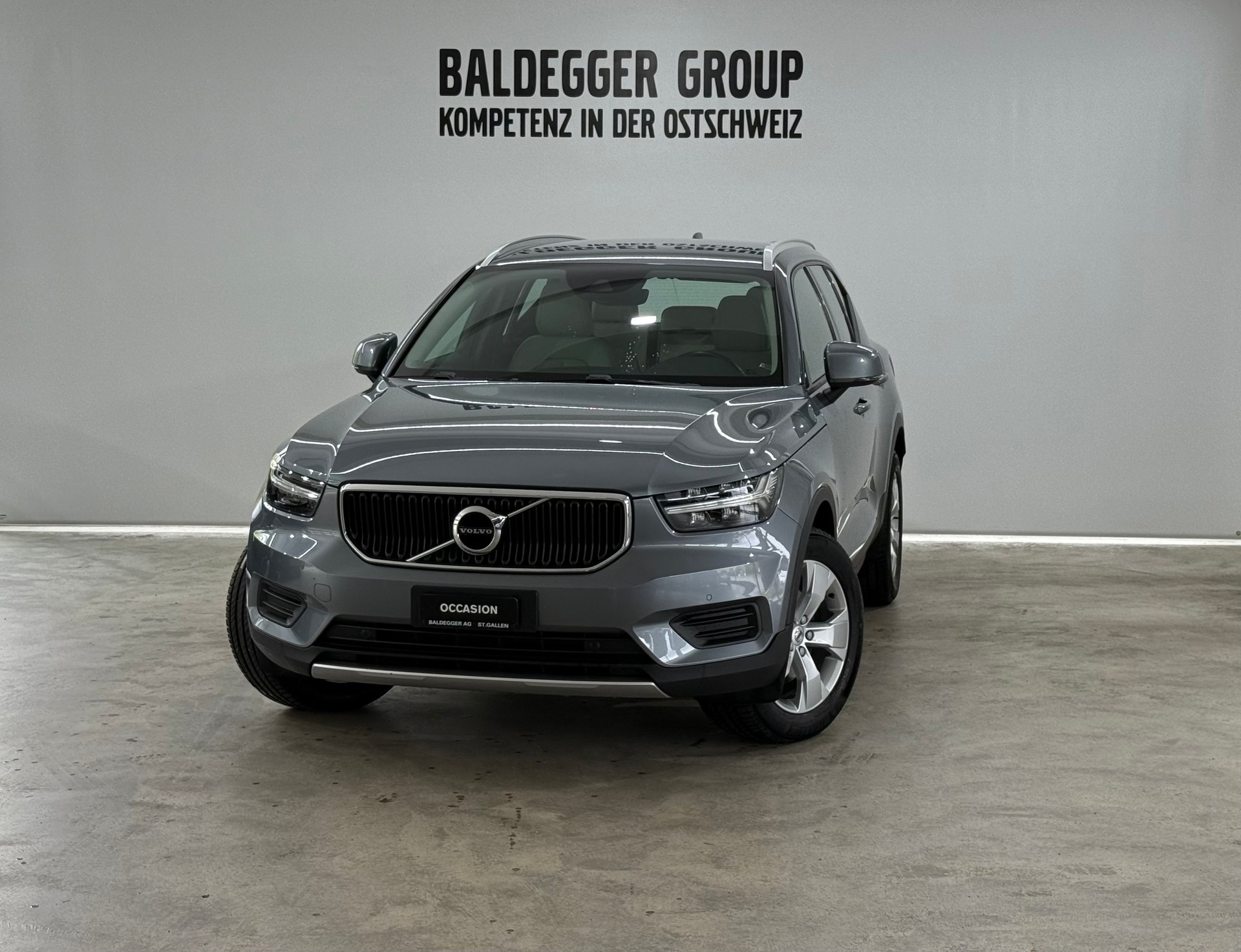 VOLVO XC40 2.0 D4 Momentum AWD-image-0