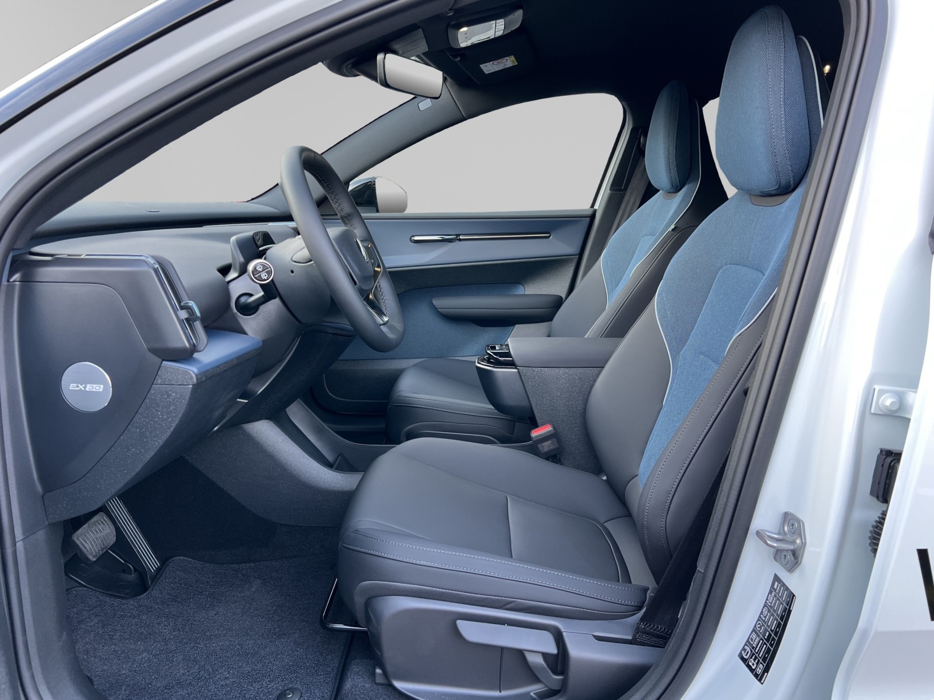 VOLVO EX30 E60 Twin Plus Performance AWD-image-9
