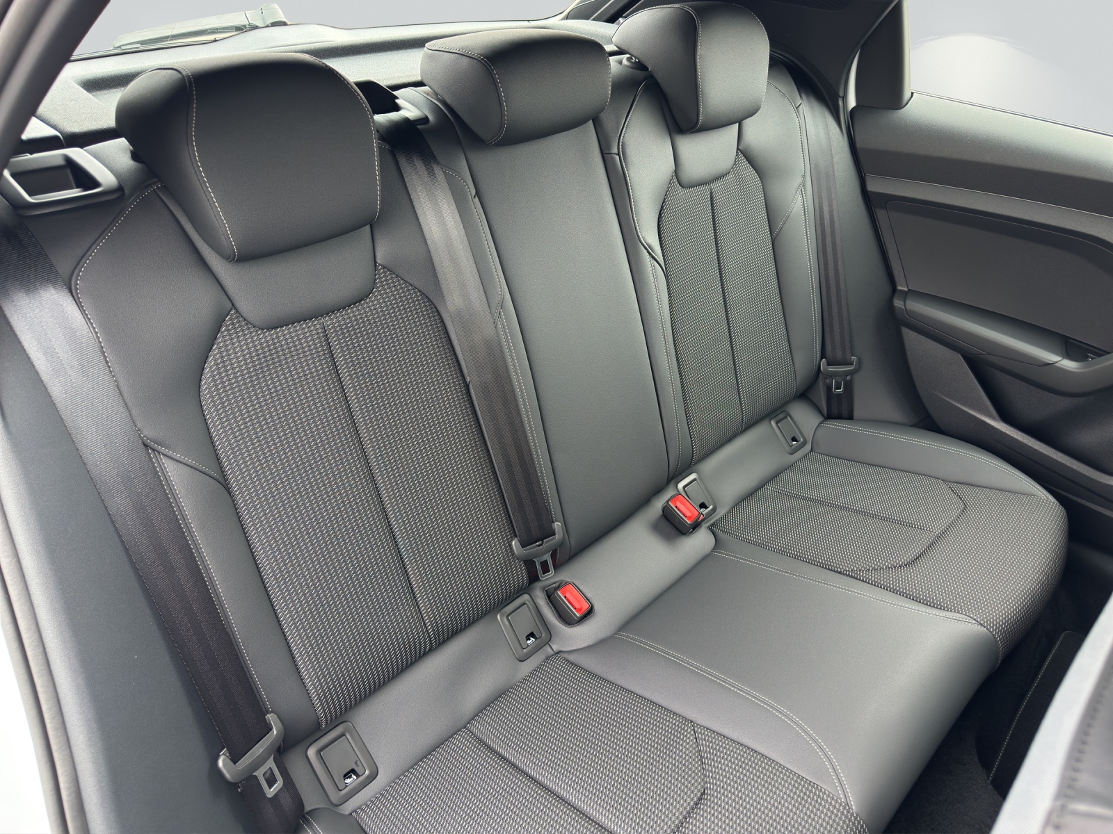 AUDI A1 Sportback 30 TFSI Attraction S-tronic-image-8