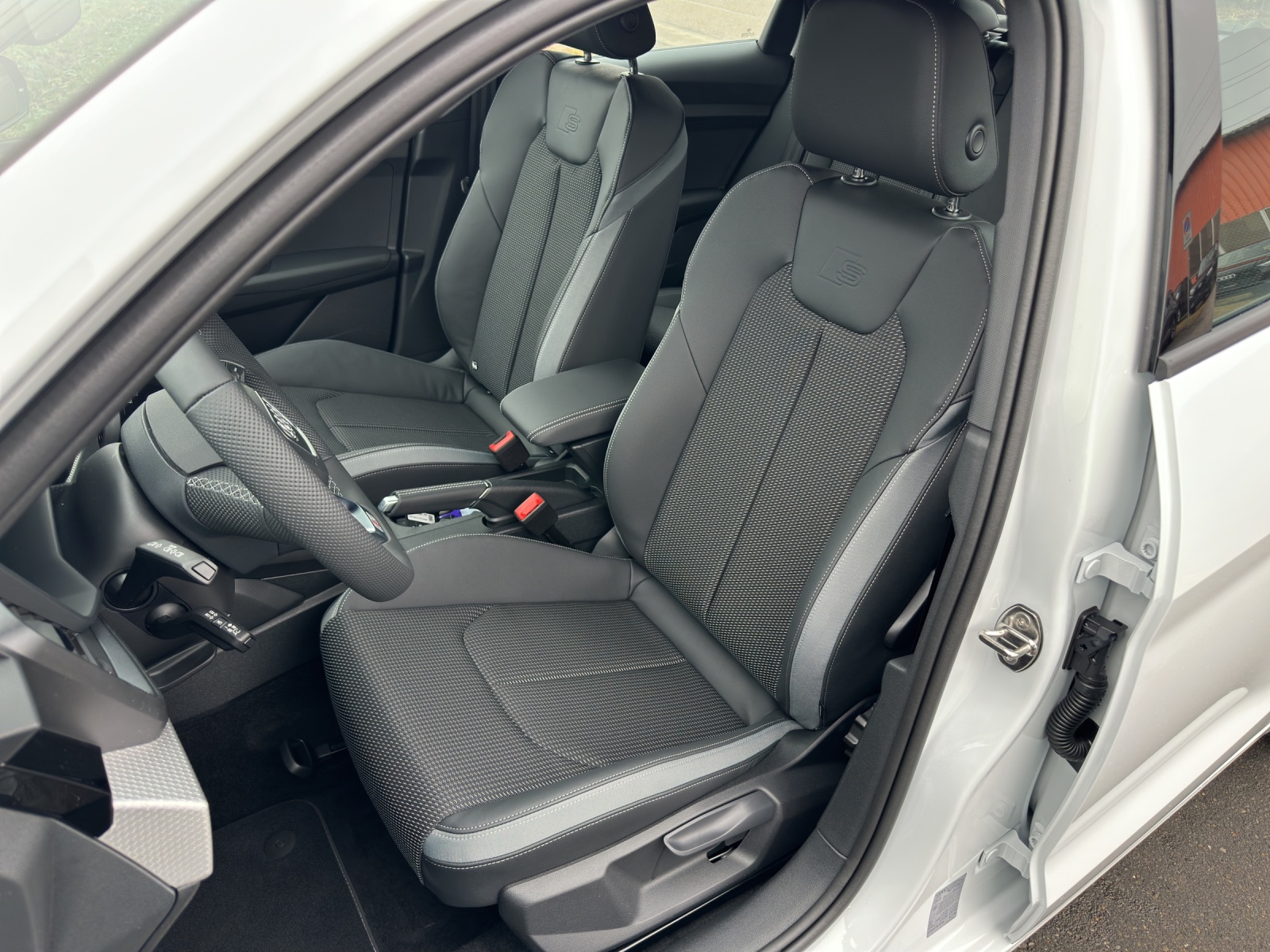 AUDI A1 Sportback 30 TFSI Attraction S-tronic-image-11