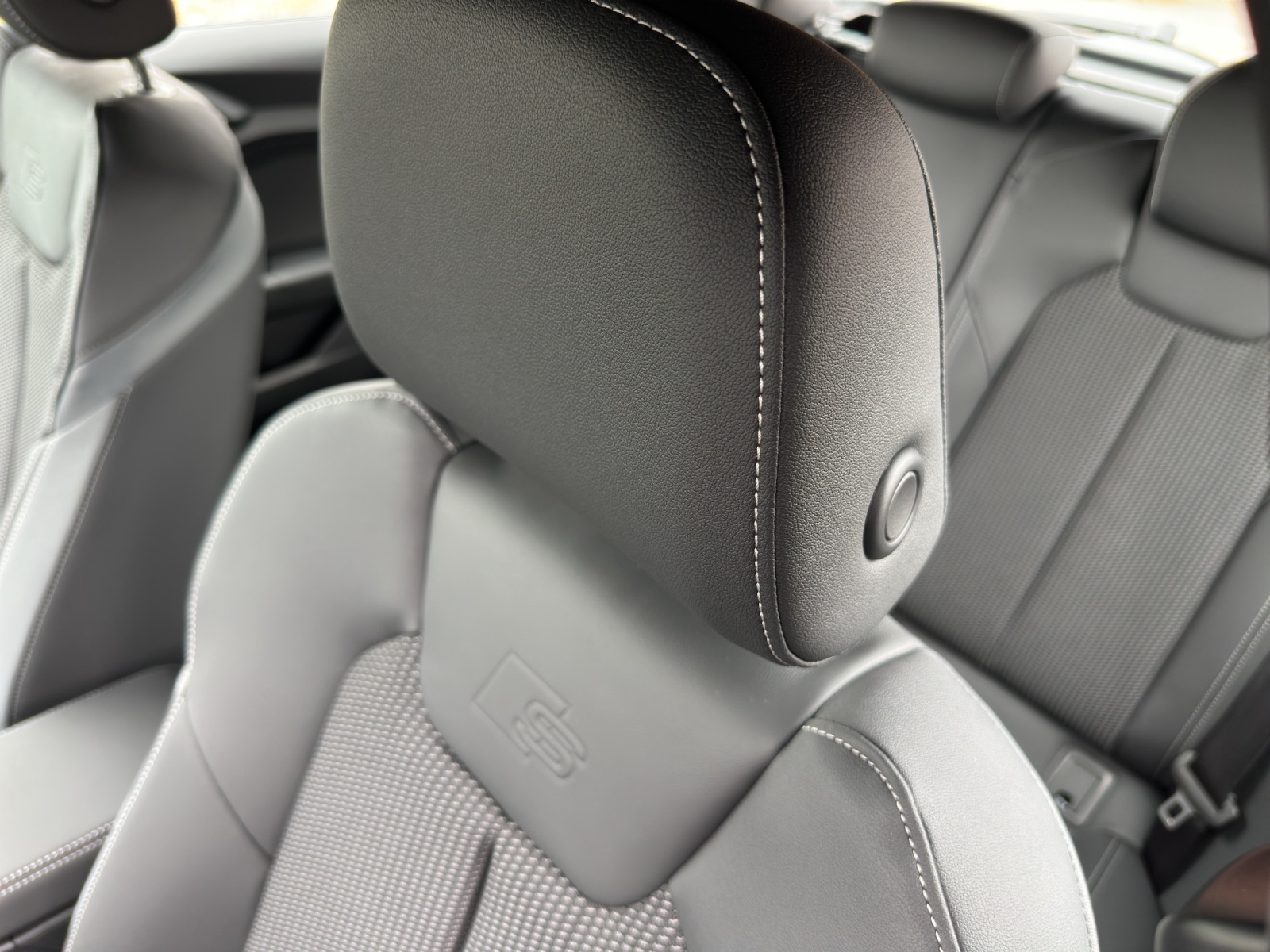 AUDI A1 Sportback 30 TFSI Attraction S-tronic-image-12