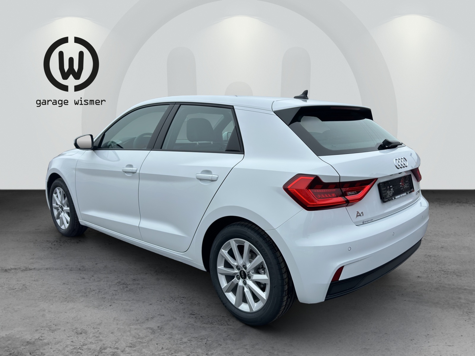 AUDI A1 Sportback 30 TFSI Attraction S-tronic-image-2