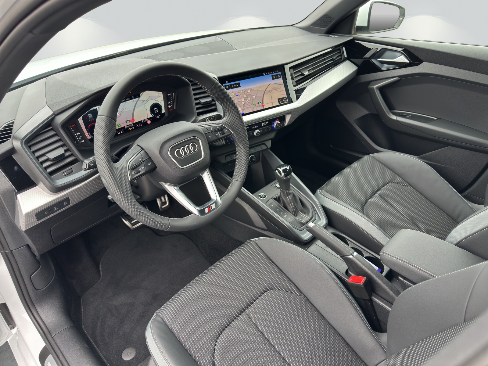 AUDI A1 Sportback 30 TFSI Attraction S-tronic-image-4