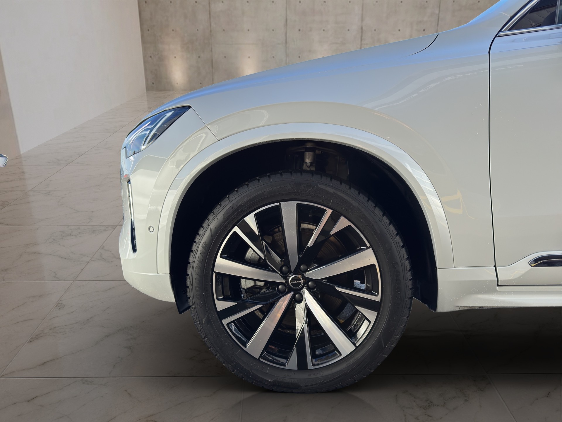 VOLVO XC90 2.0 B5 MH Plus Bright AWD-image-8