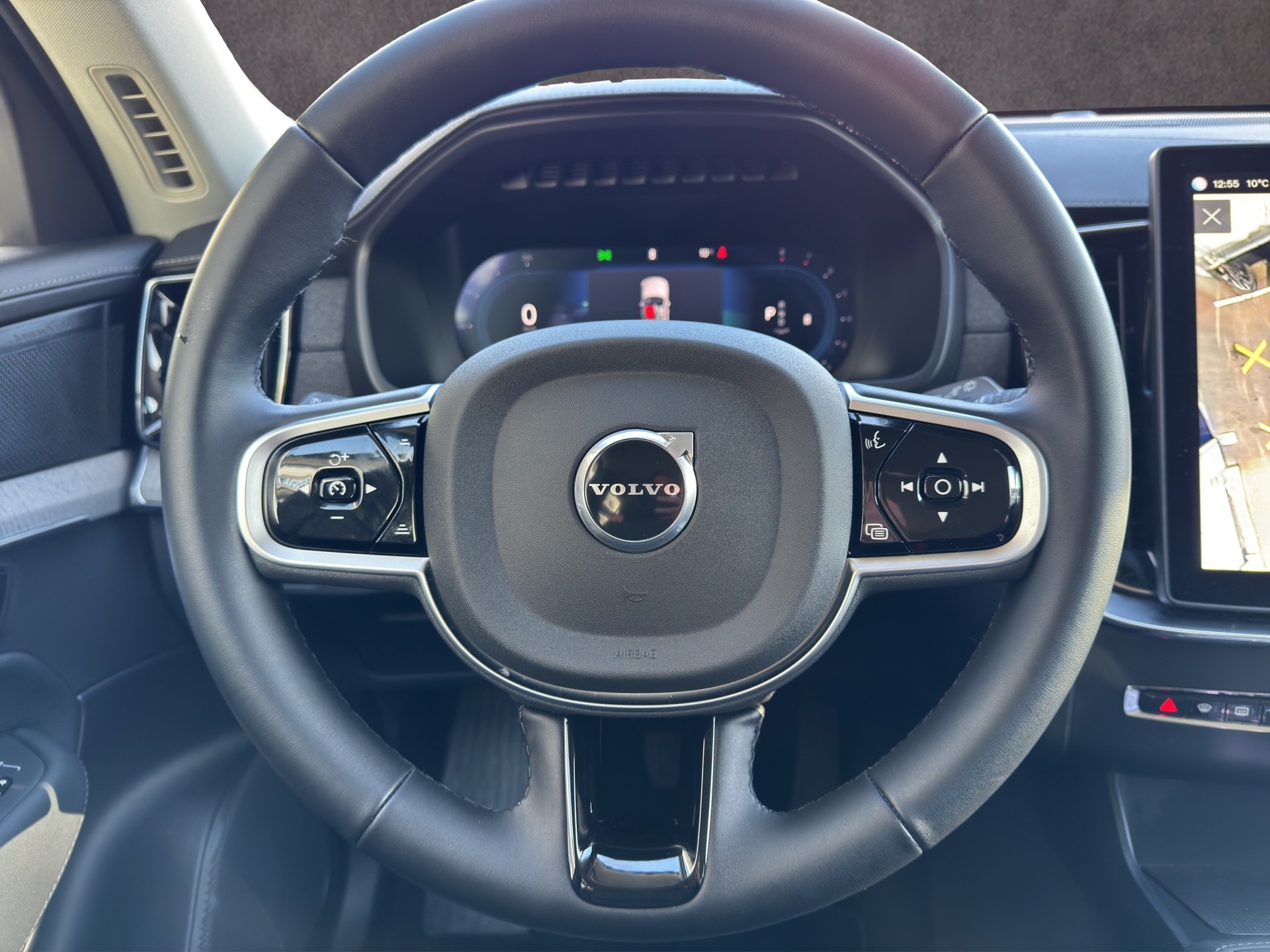 VOLVO XC90 2.0 B5 MH Plus Bright AWD-image-13