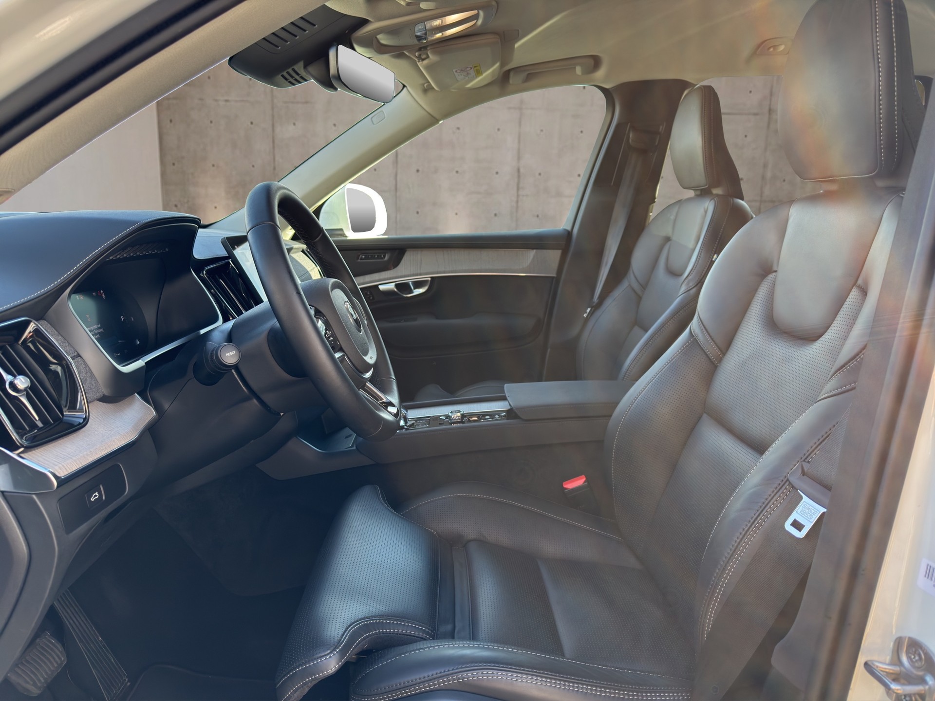 VOLVO XC90 2.0 B5 MH Plus Bright AWD-image-10