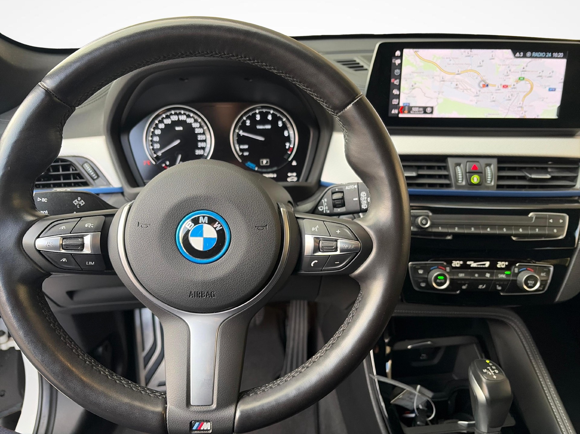 BMW X1 xDrive 25e-image-12