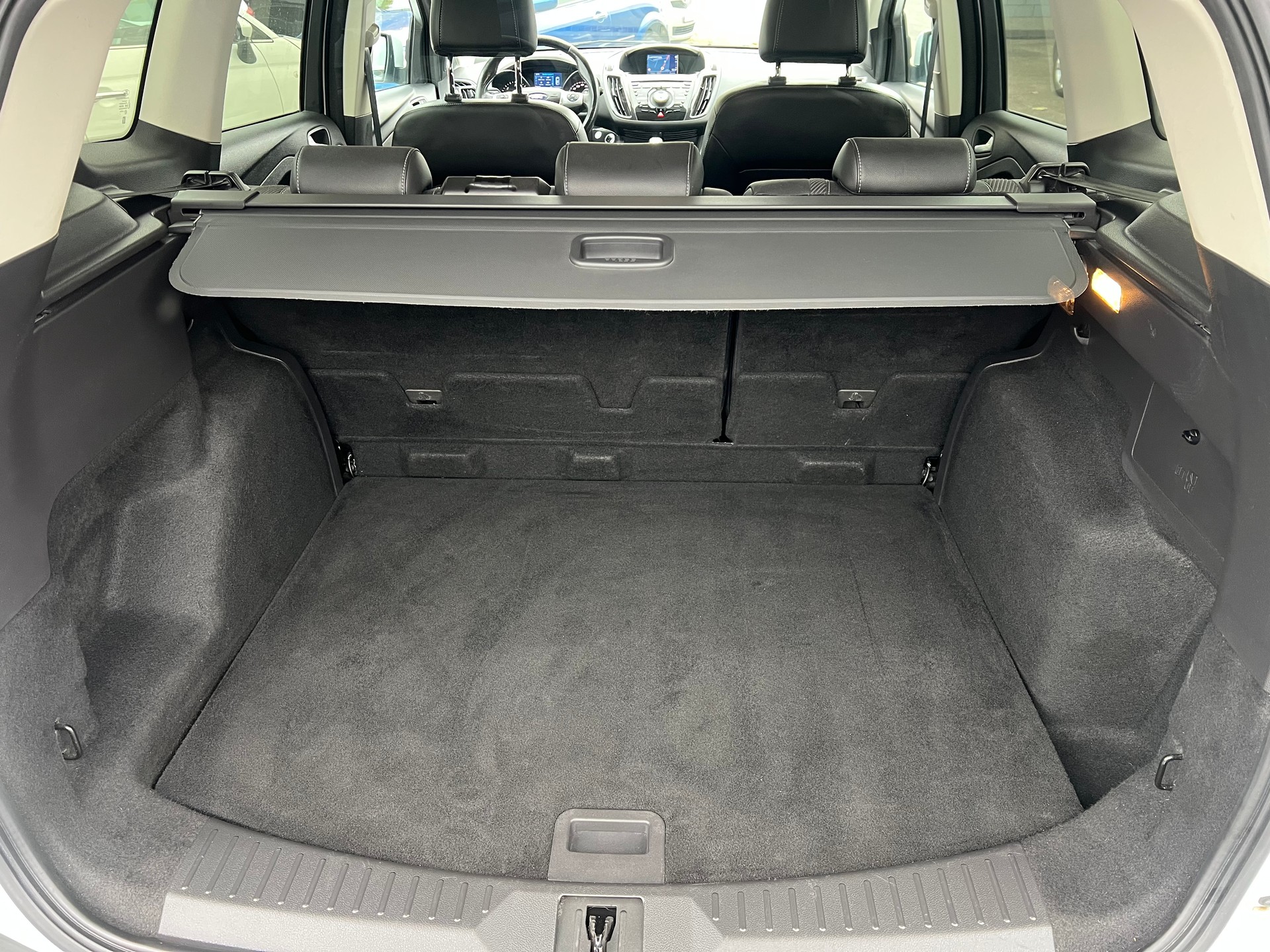 FORD Kuga 2.0 TDCi 4WD PowerShift-image-13