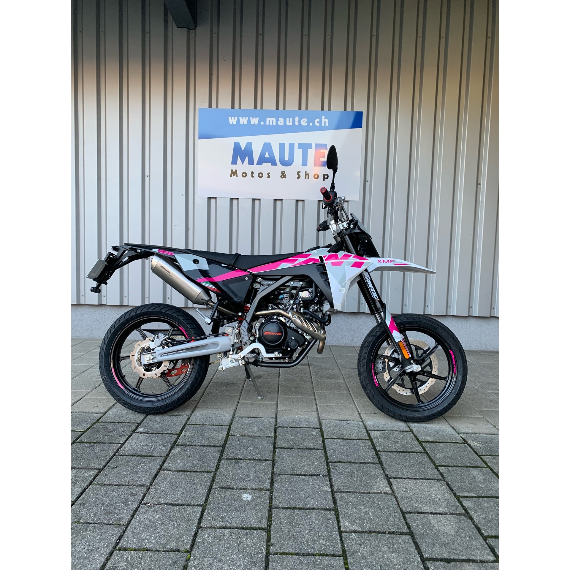 FANTIC XMF 125 Motard Performance-image-5