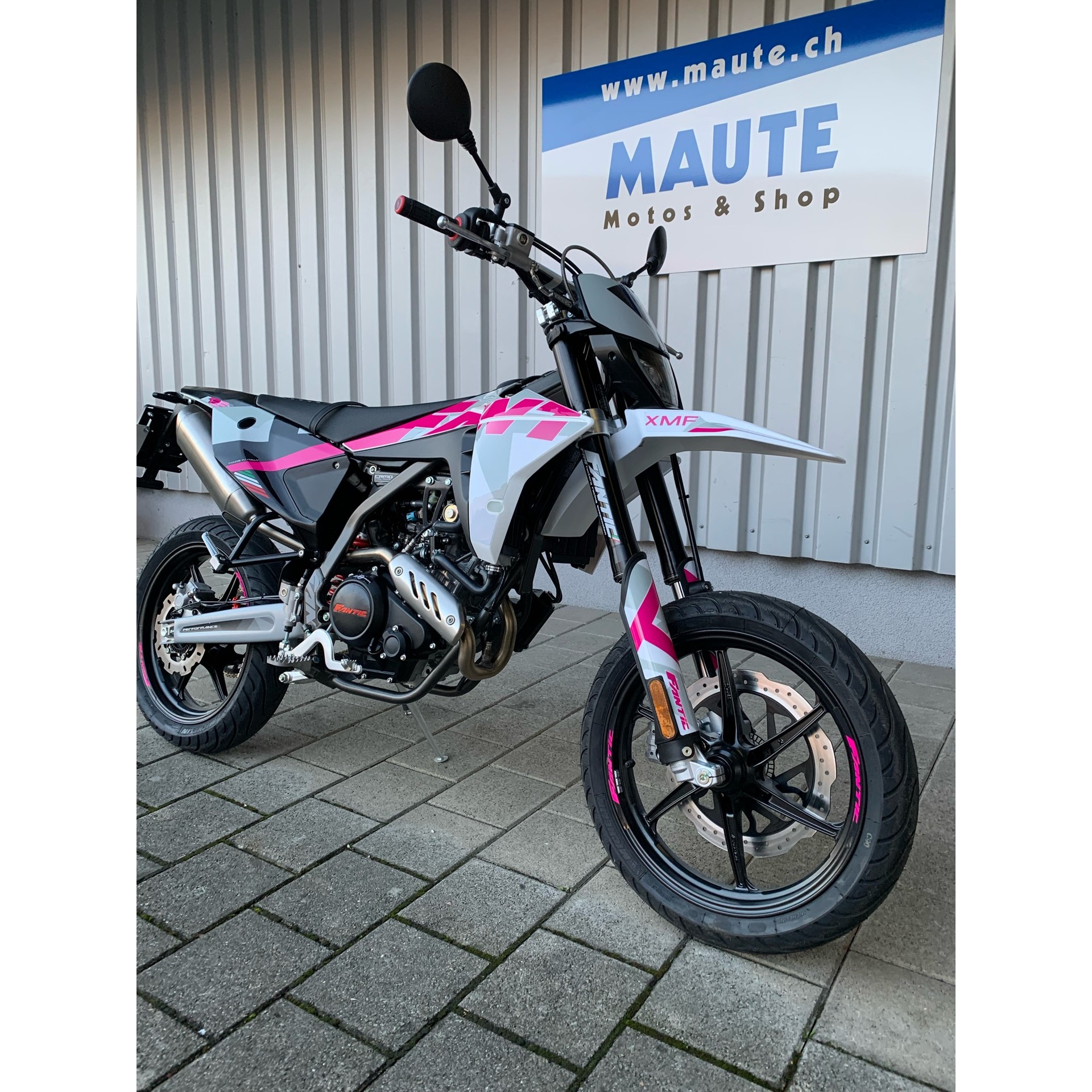 FANTIC XMF 125 Motard Performance-showroom-element-2