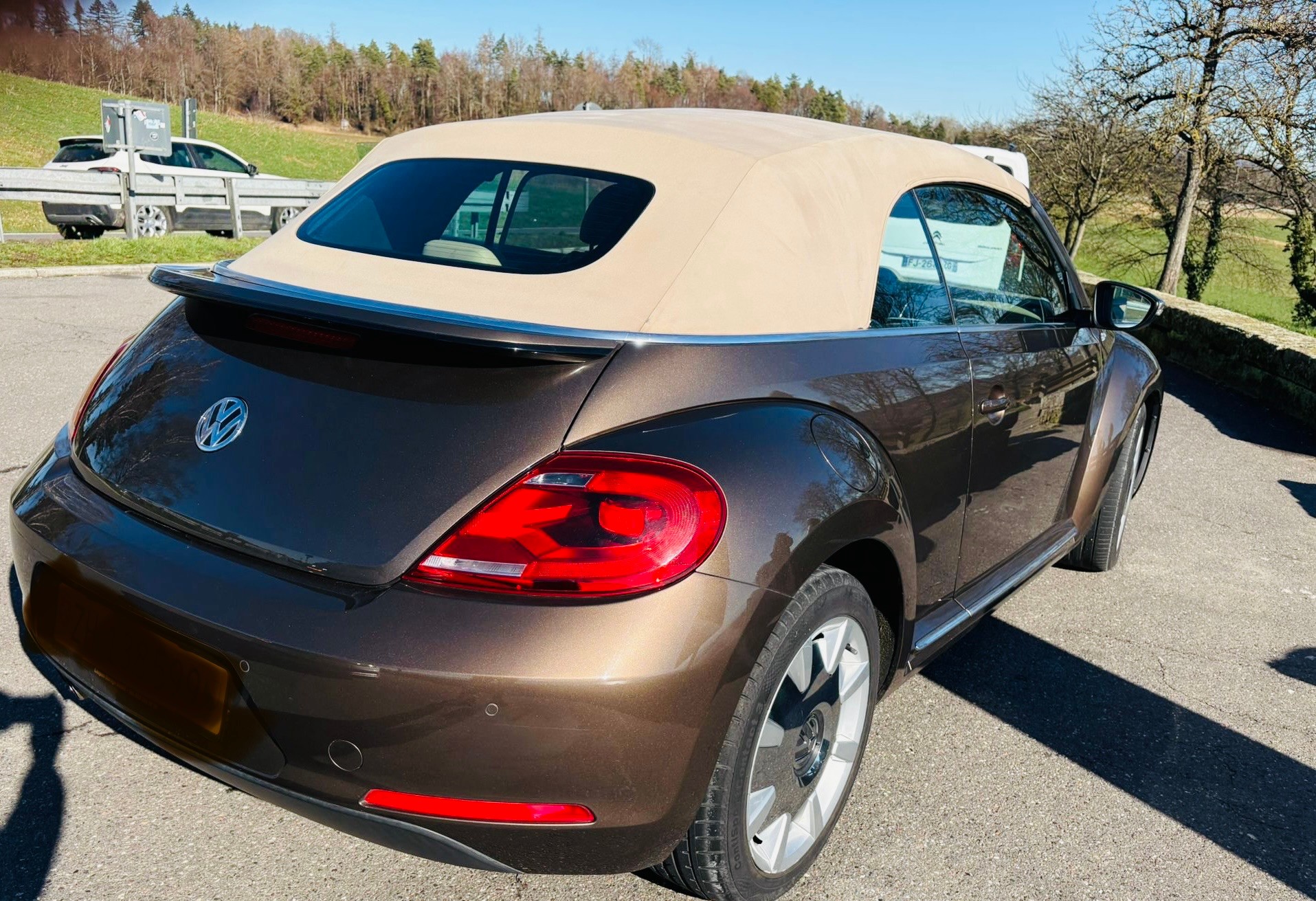 VW Beetle Cabrio 1.4 TSI Sport DSG-image-6