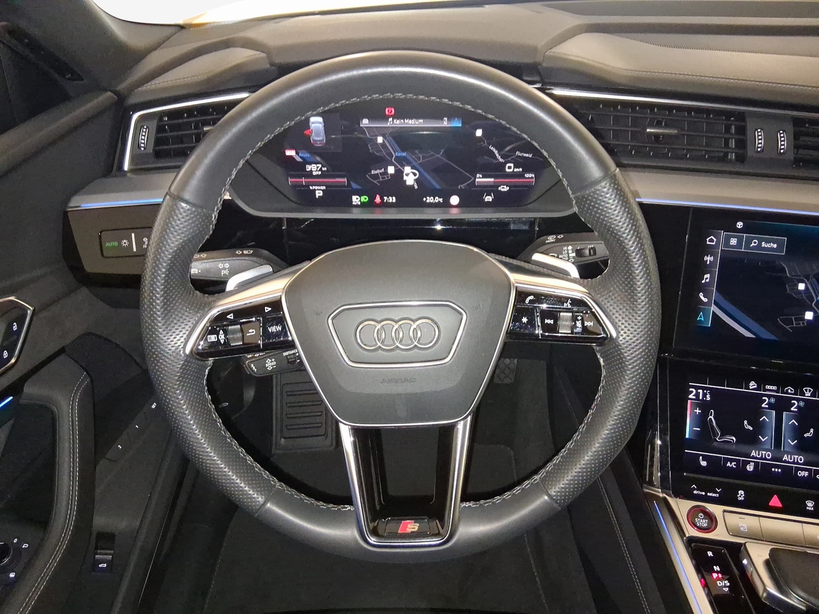 AUDI e-tron S Sportback quattro-image-10