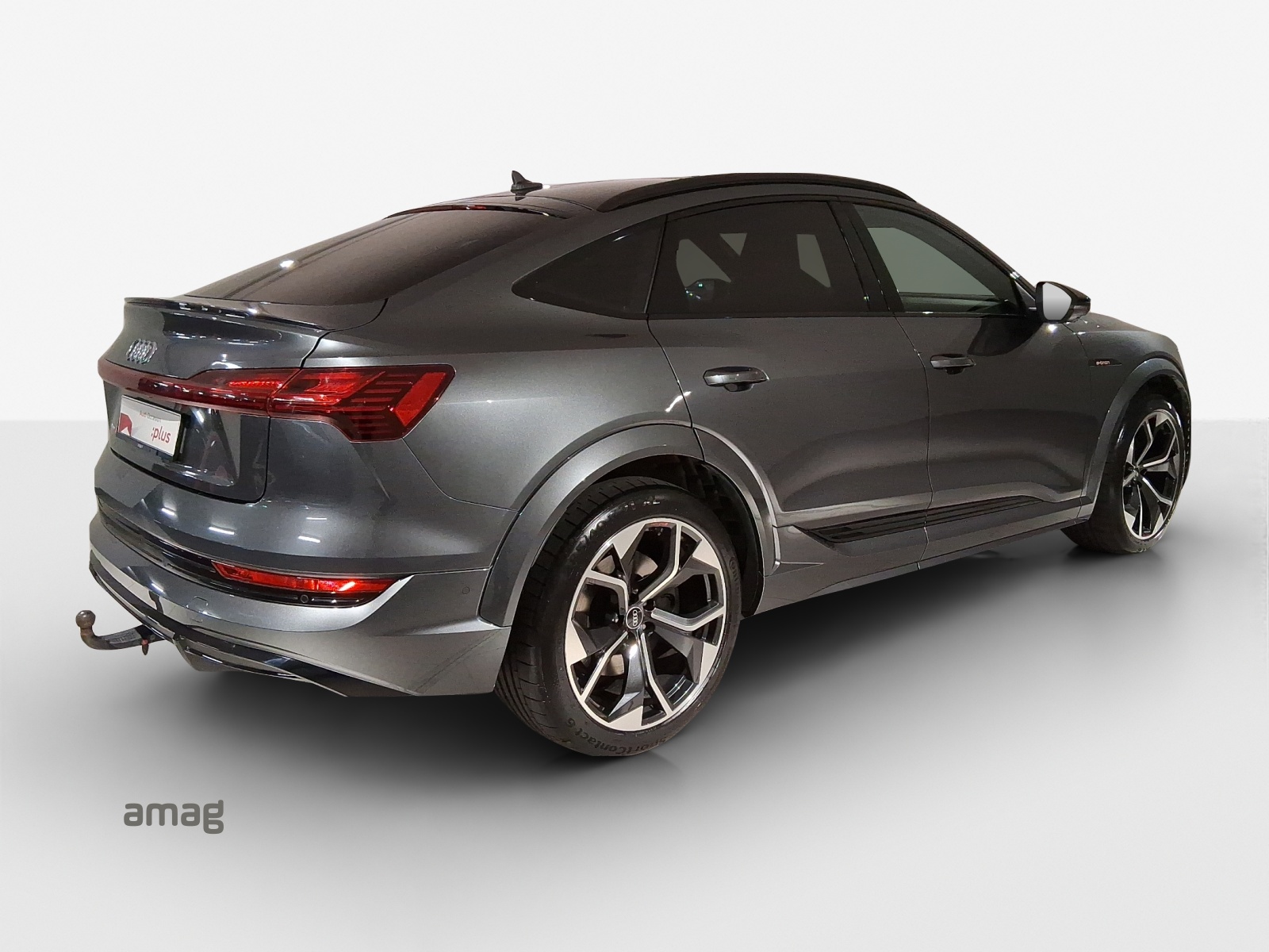 AUDI e-tron S Sportback quattro-image-5
