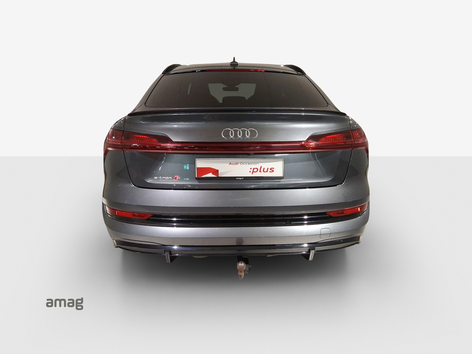 AUDI e-tron S Sportback quattro-image-4