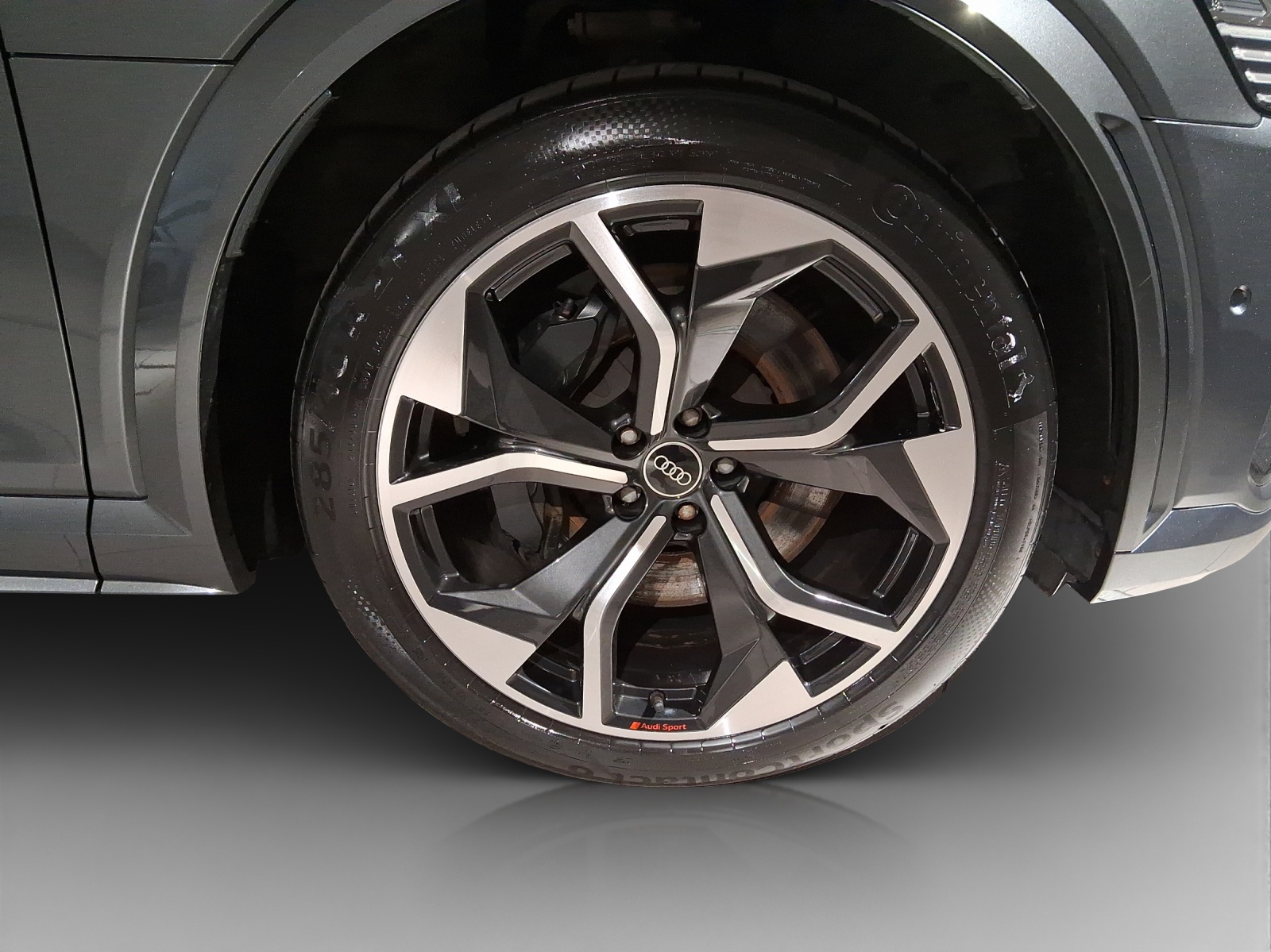 AUDI e-tron S Sportback quattro-image-16