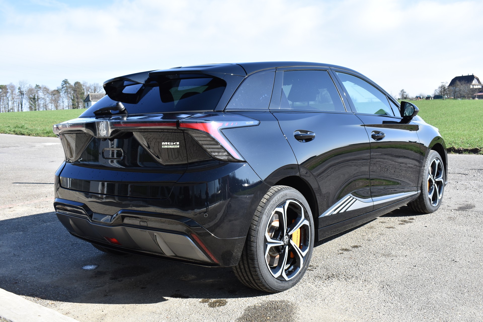 MG 4 EV 64kWh Xpower AWD-image-4