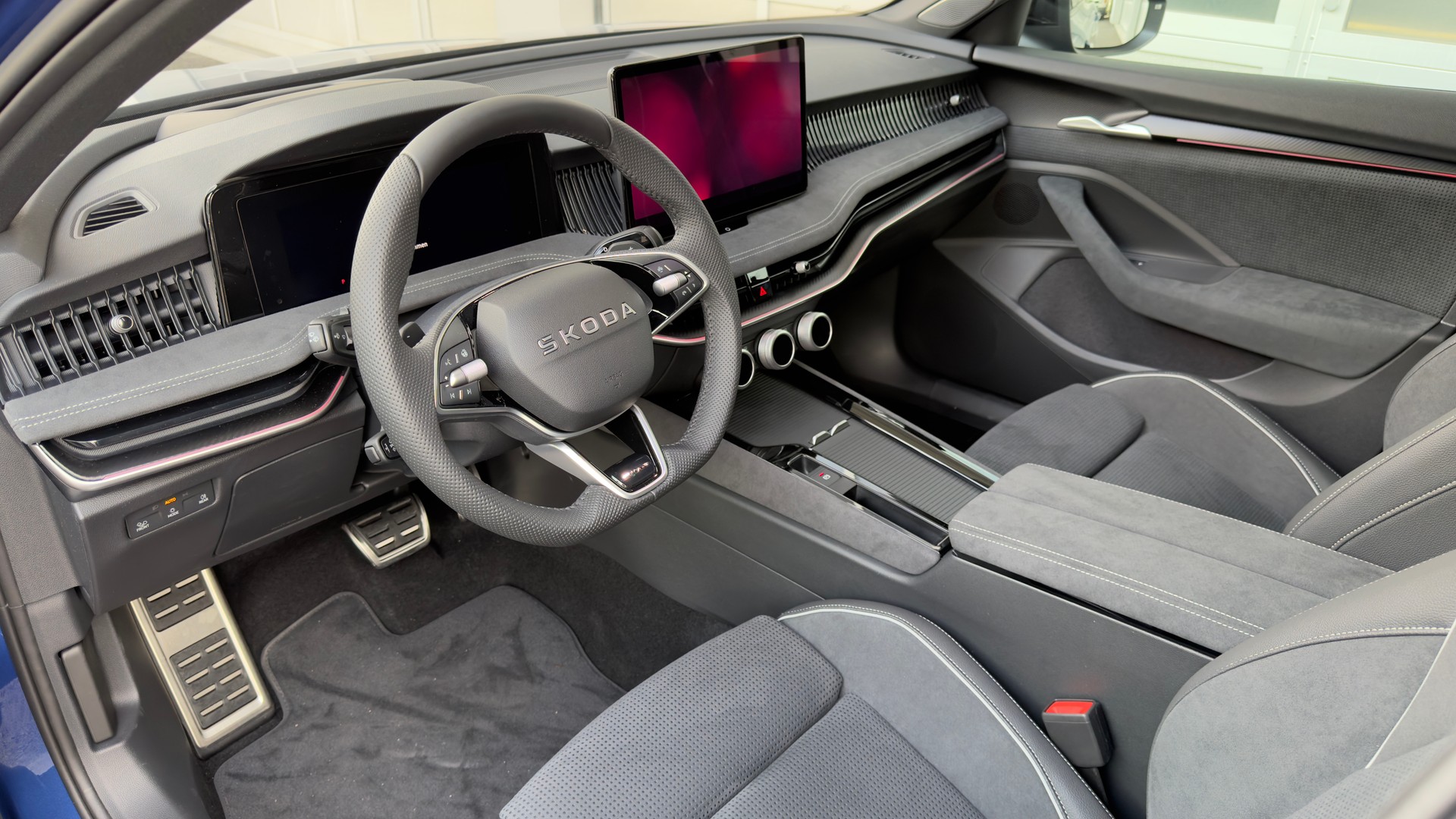 SKODA Sup. SL 2.0 TSI 265PS 7DSG 4x4 2000ccm 265PS/195kW 4 Zylinder TSI Benzin-image-11