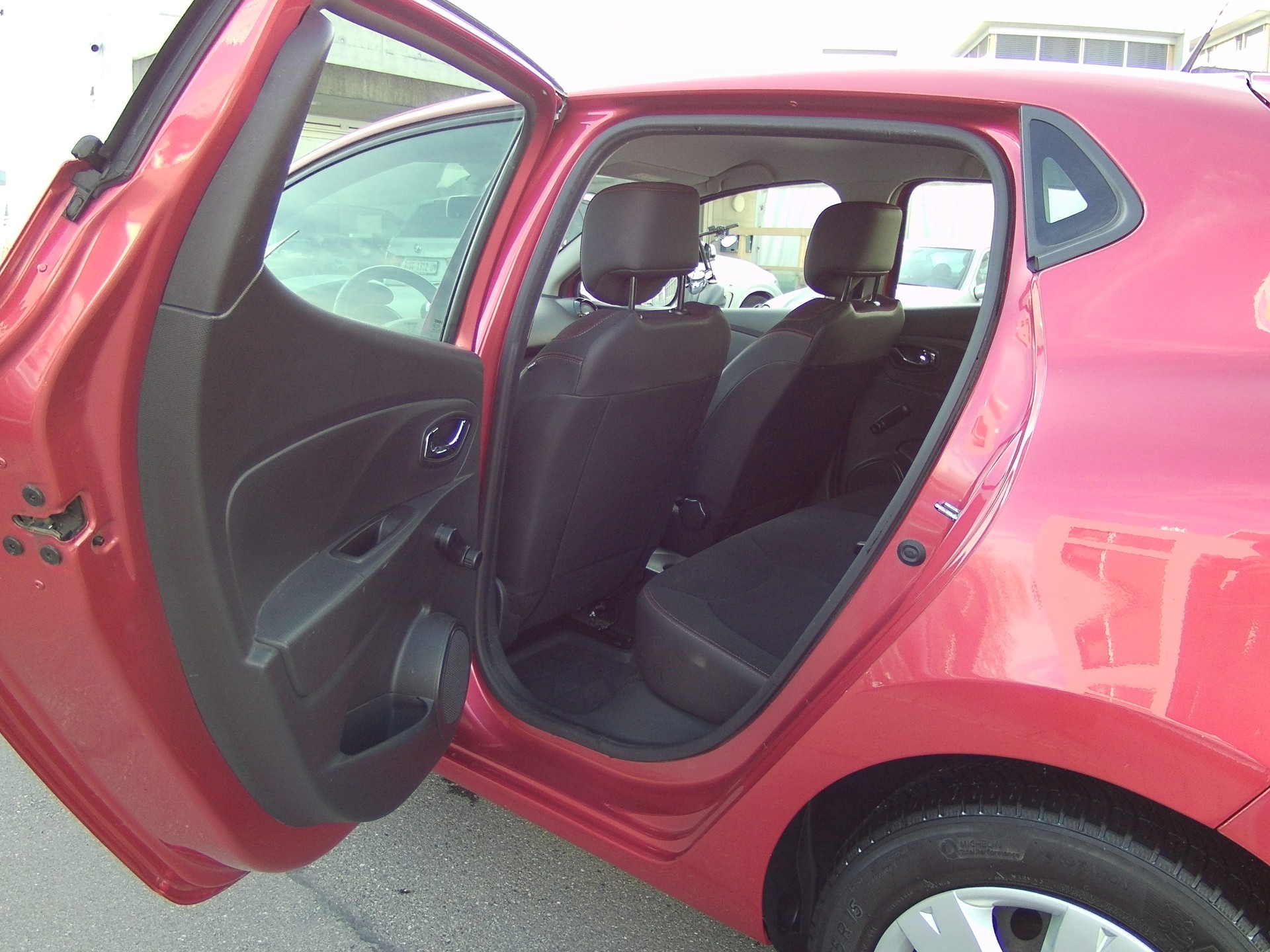 RENAULT Clio 0.9 12V Dynamique-image-10