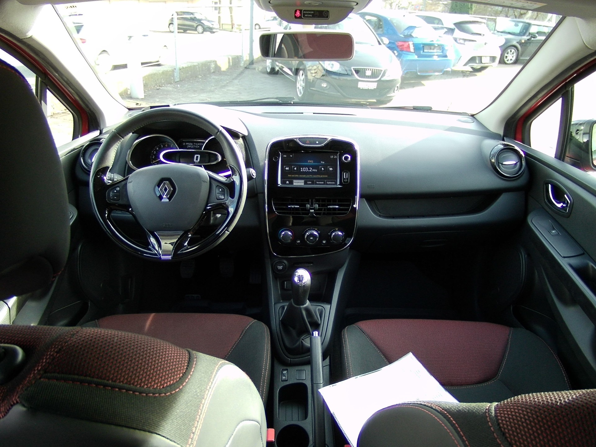 RENAULT Clio 0.9 12V Dynamique-image-15