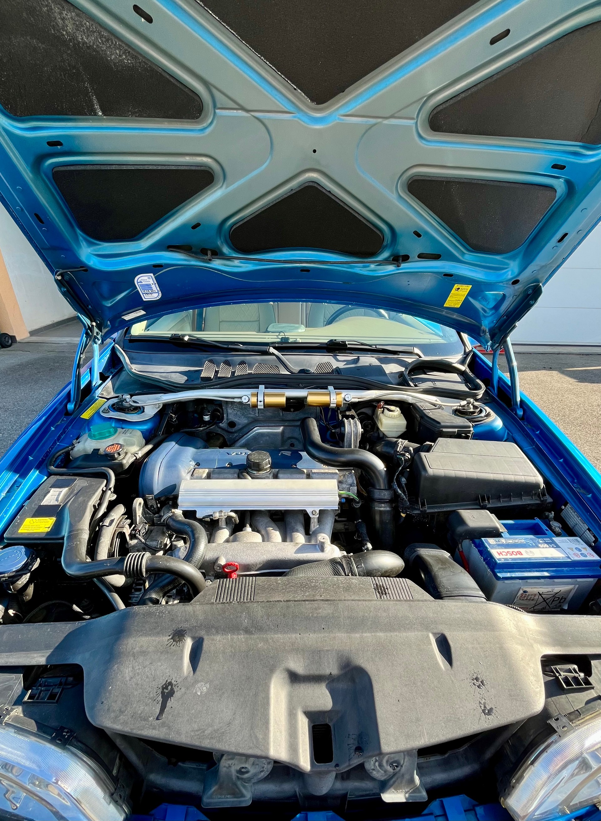VOLVO V70 R AWD A-image-5