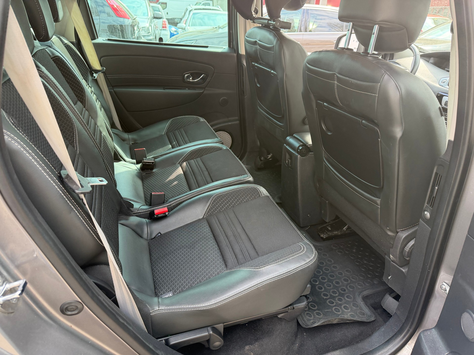 RENAULT Grand Scénic 1.5 dCi Limited-image-12
