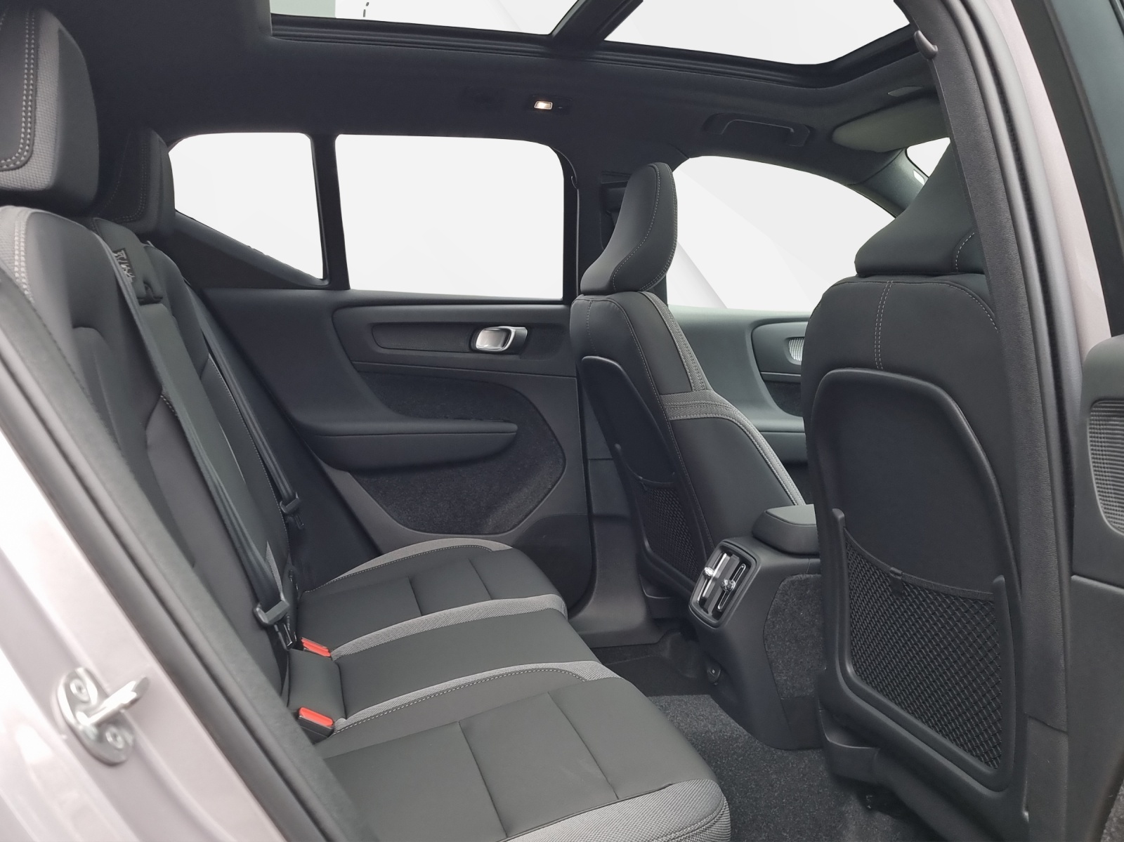 VOLVO EX40 Twin Performance Ultra AWD-image-9