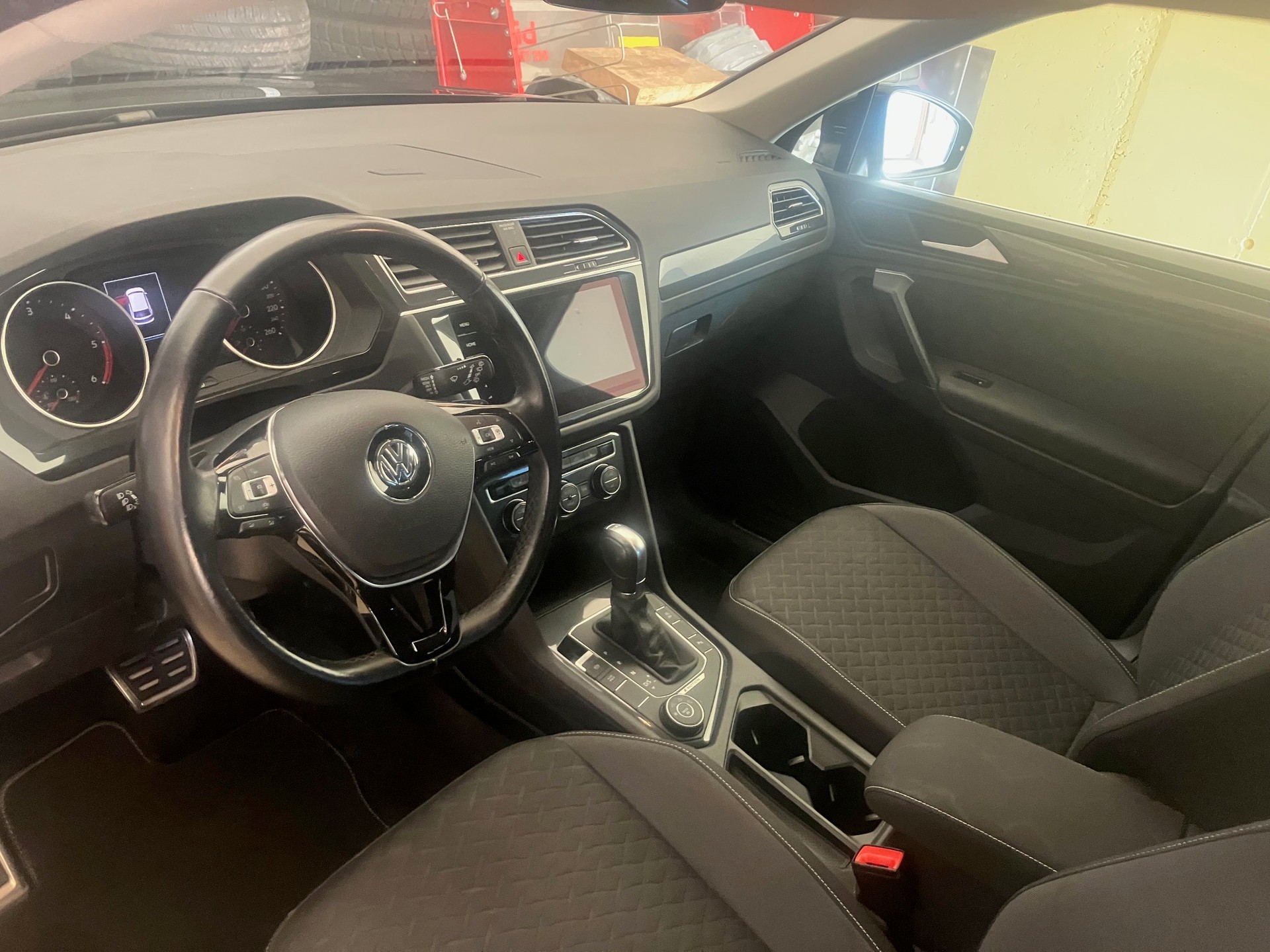 VW Tiguan 2.0 TDI SCR Comfortline 4Motion DSG-image-4