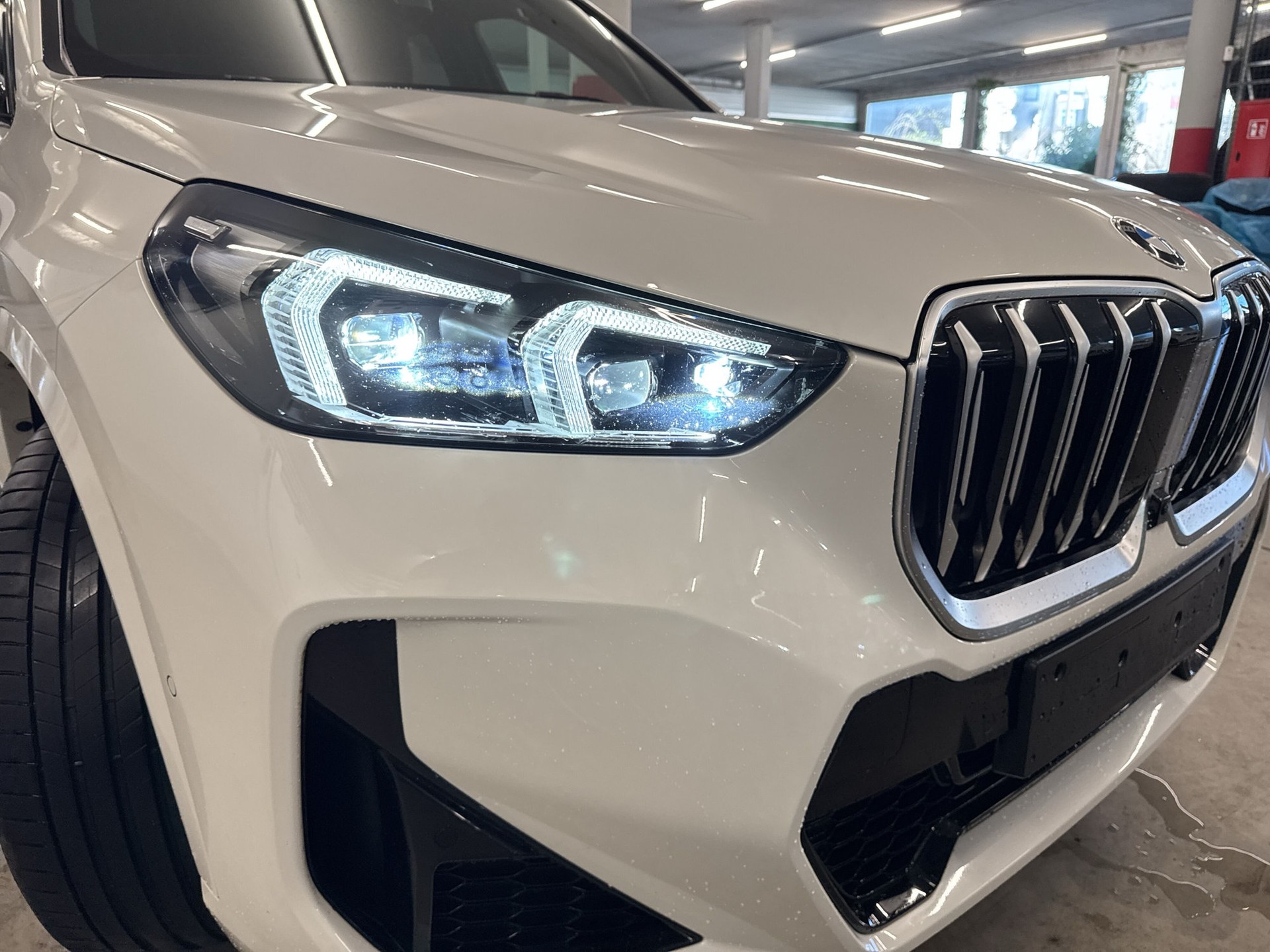 BMW X1 xDrive 23d 48V M Sport-image-17