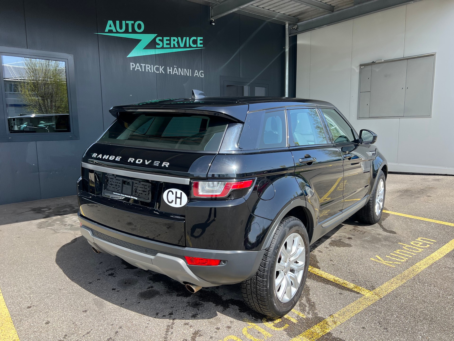 LAND ROVER Range Rover Evoque 2.0 TD4 SE AT9-image-3
