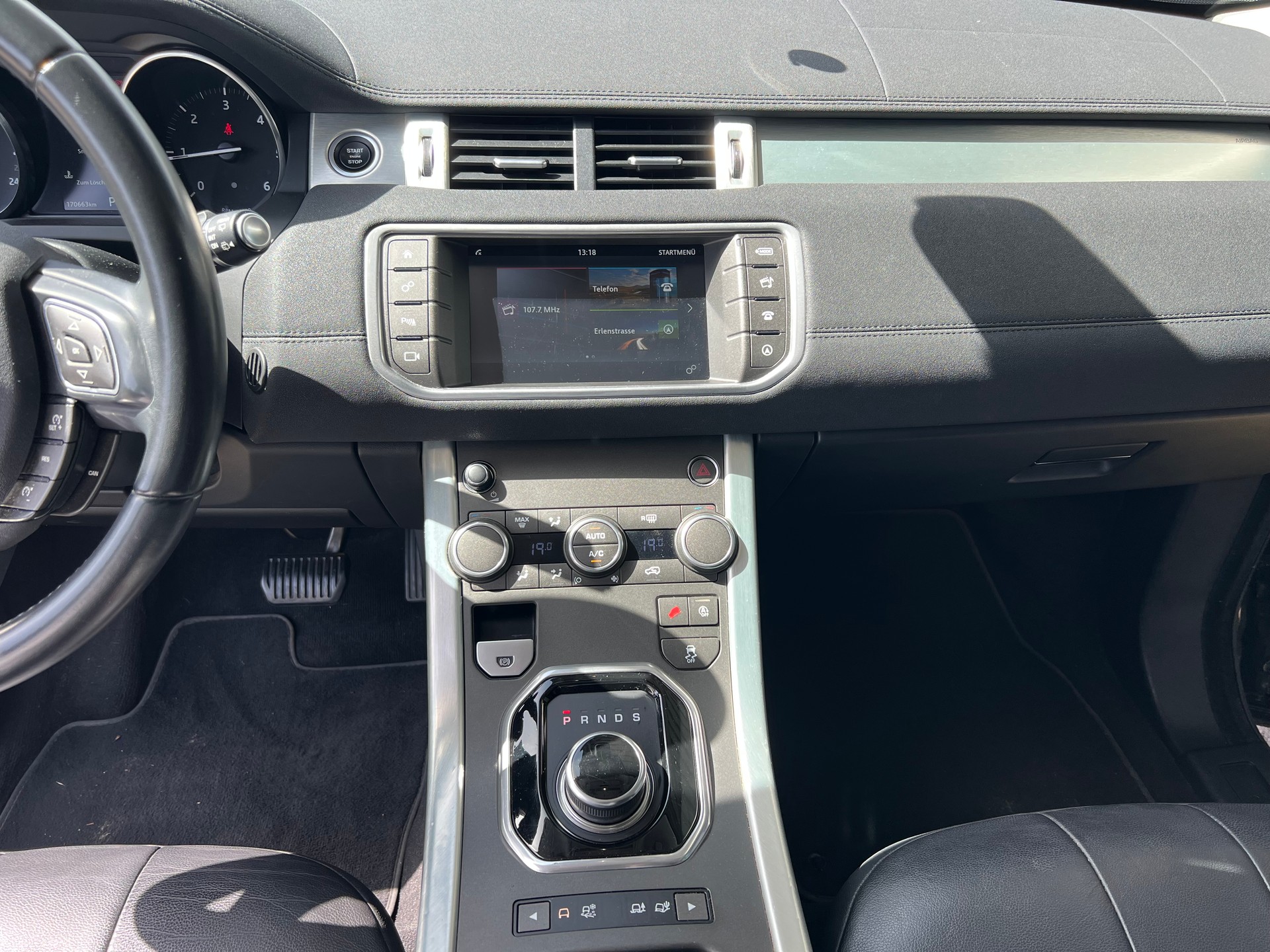 LAND ROVER Range Rover Evoque 2.0 TD4 SE AT9-image-8