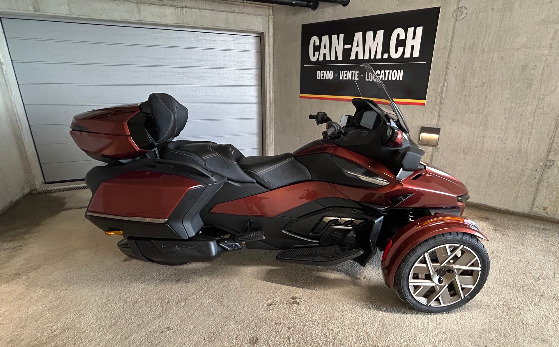 CAN-AM RT Sea-to-Sky-image-2
