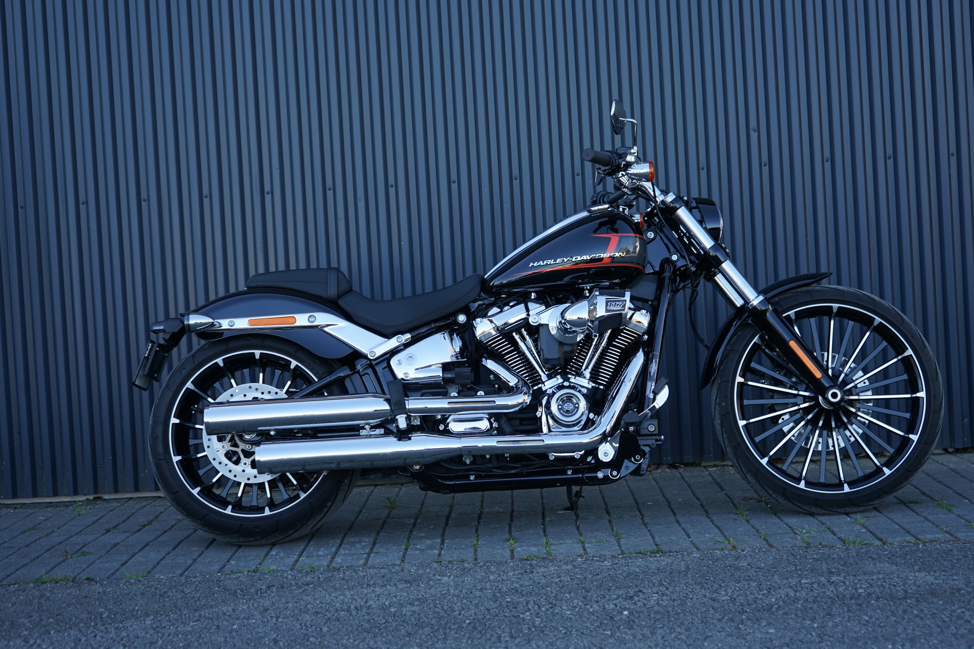 HARLEY-DAVIDSON FXBR Breakout 117