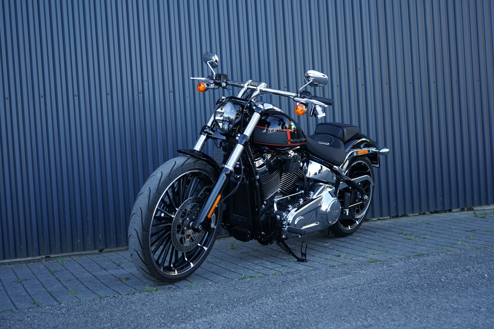 HARLEY-DAVIDSON FXBR Breakout 117-showroom-element-2